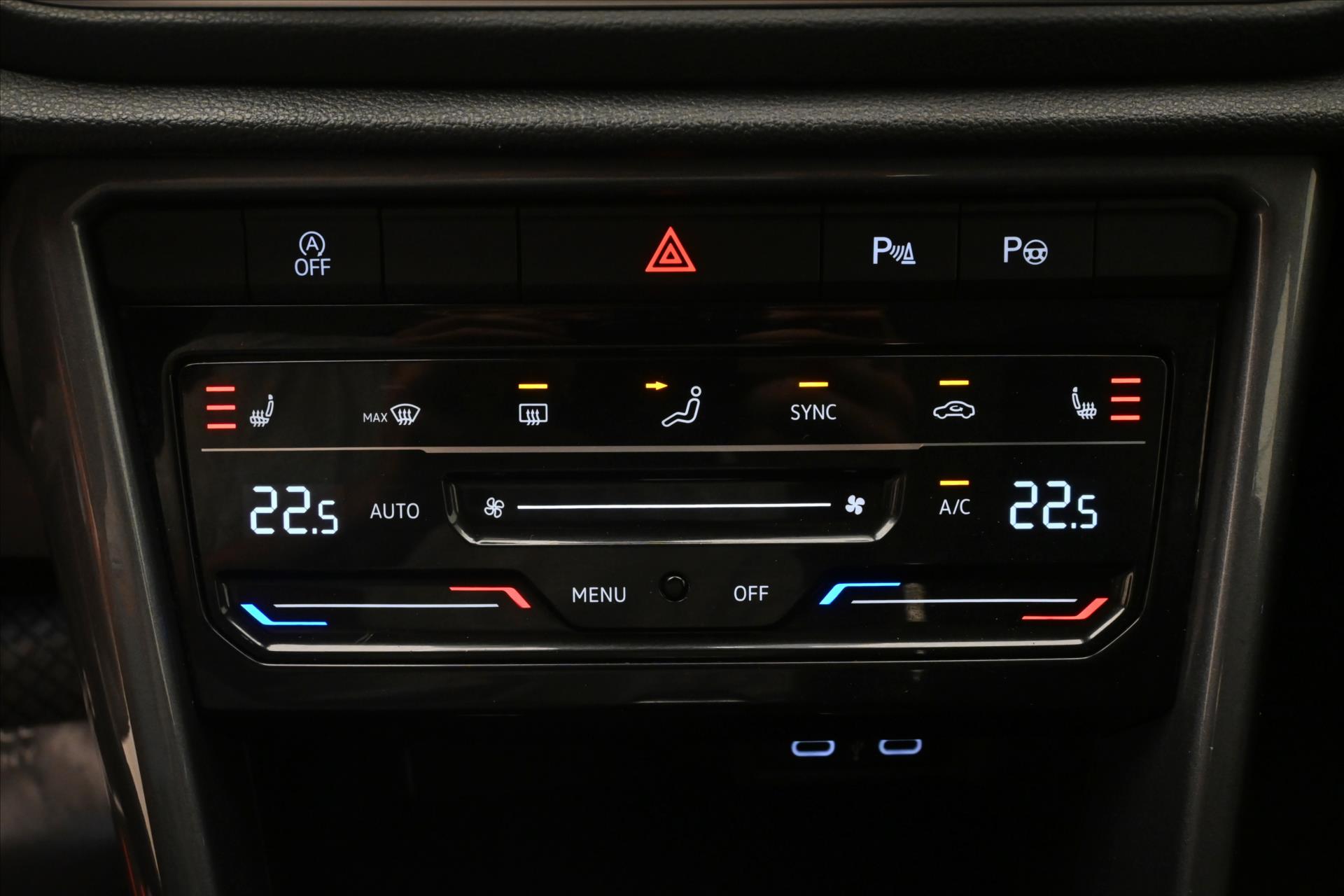 Main photo of the car Volkswagen T-Roc 2.0 TDI 110kW DSG Style Warranty up to 5 years (22)