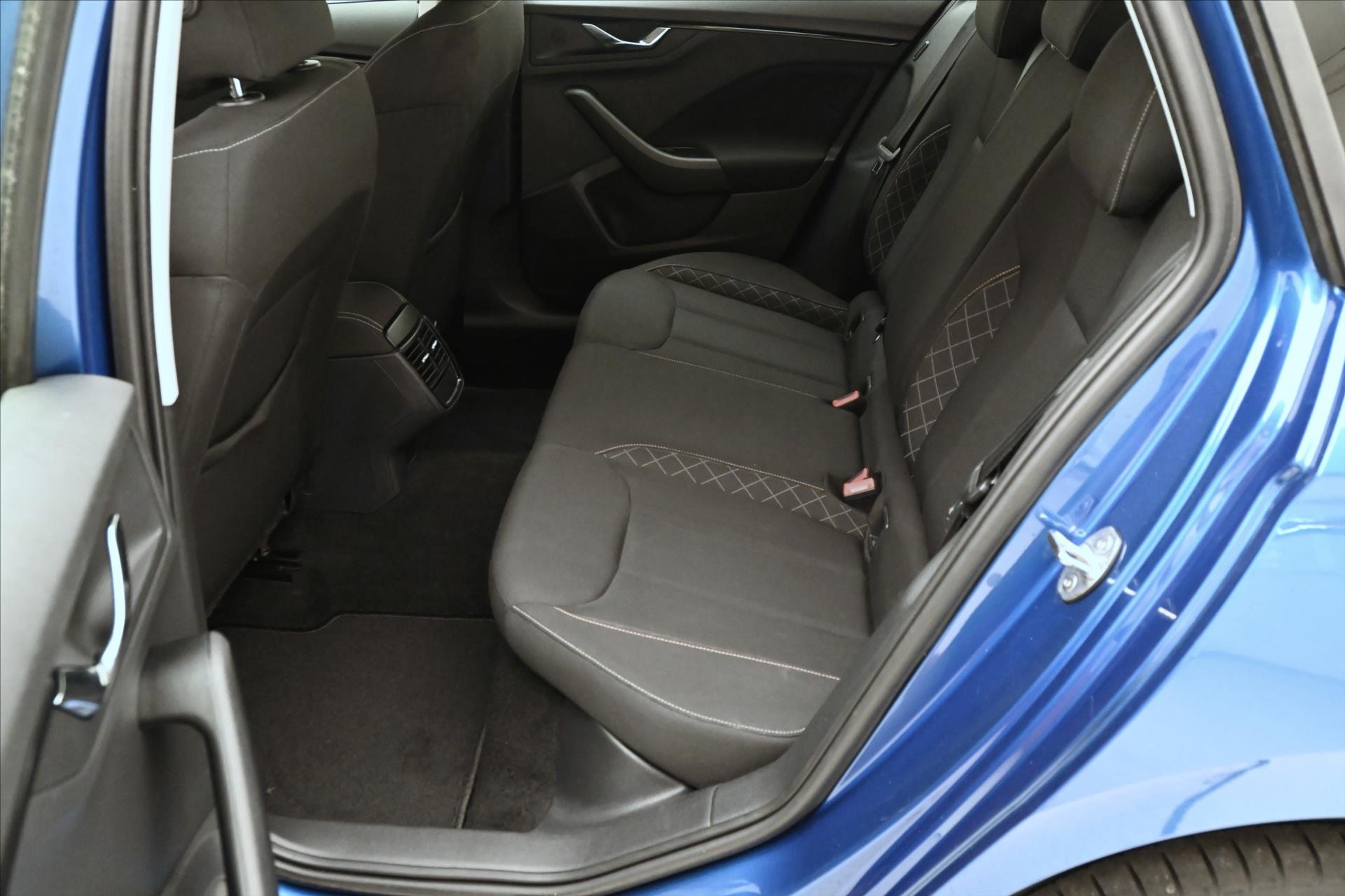 Hlavní fotografie vozu Škoda Kamiq 1,0 TSI 81 kW DSG Ambition Záruka až 5 let (14)