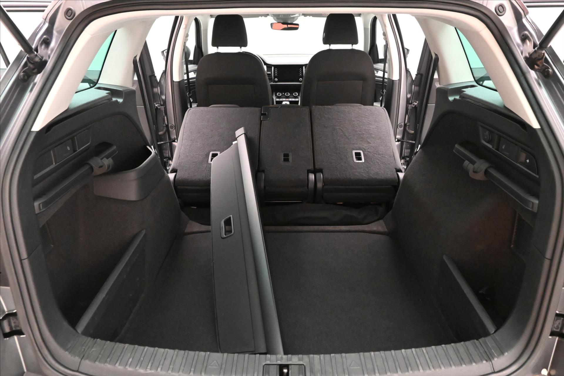 Hlavní fotografie vozu Škoda Kodiaq 2,0 TDI 110 kW DSG NAVI TAŽNÉ Záruka až 5 let (12)