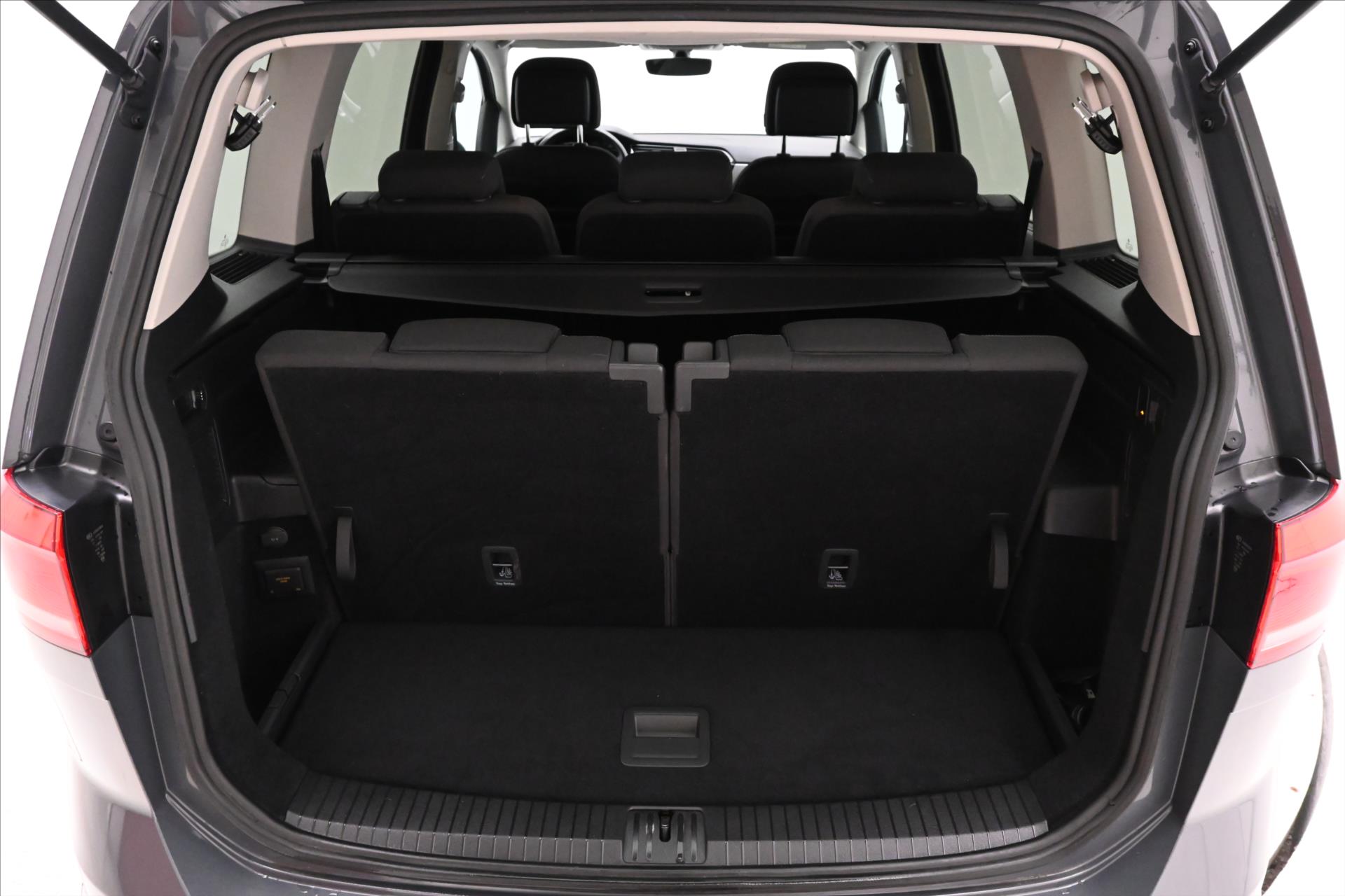 Hlavní fotografie vozu Volkswagen Touran 2,0 TDI 110KW DSG 7míst Záruka až 5 let (10)