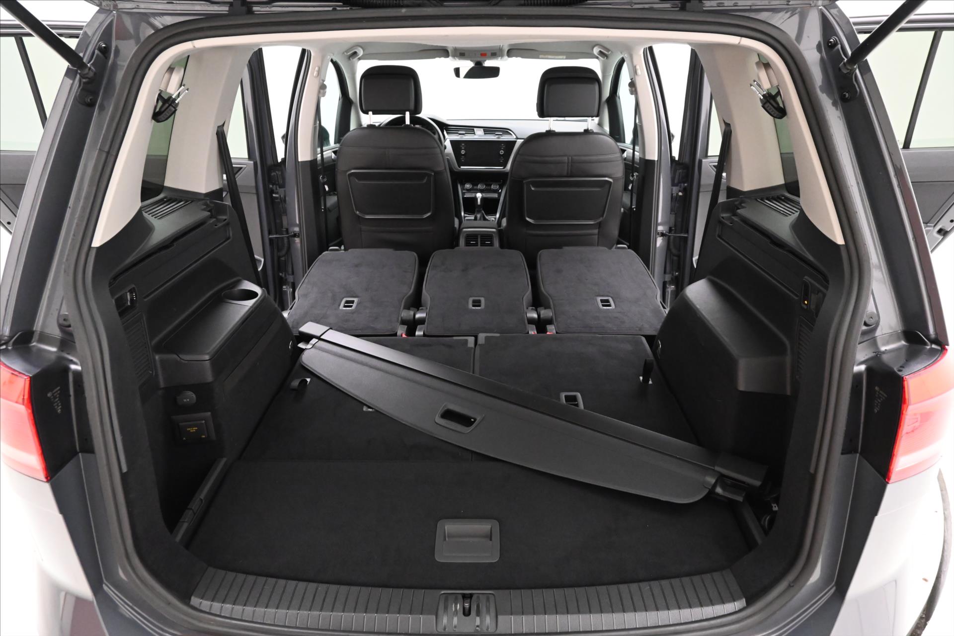 Hlavní fotografie vozu Volkswagen Touran 2,0 TDI 110KW DSG 7míst Záruka až 5 let (12)