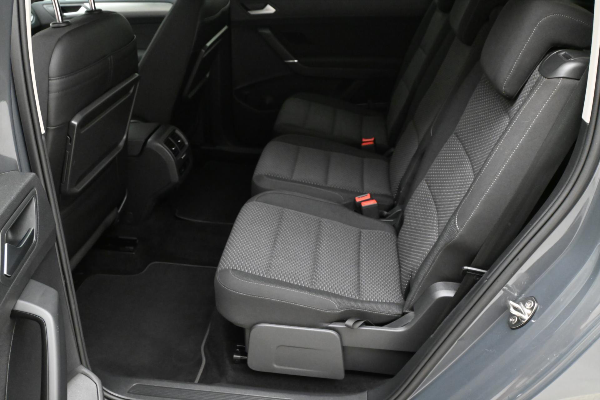 Hlavní fotografie vozu Volkswagen Touran 2,0 TDI 110KW DSG 7míst Záruka až 5 let (16)