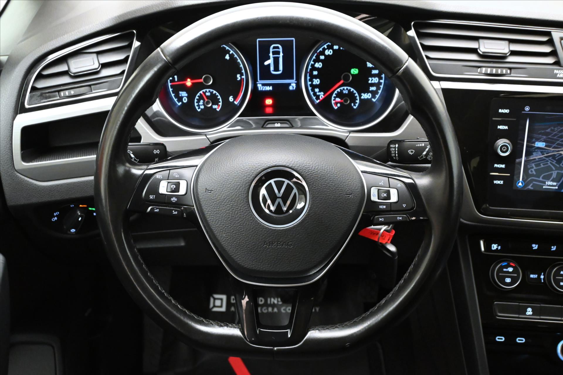 Hlavní fotografie vozu Volkswagen Touran 2,0 TDI 110KW DSG 7míst Záruka až 5 let (19)