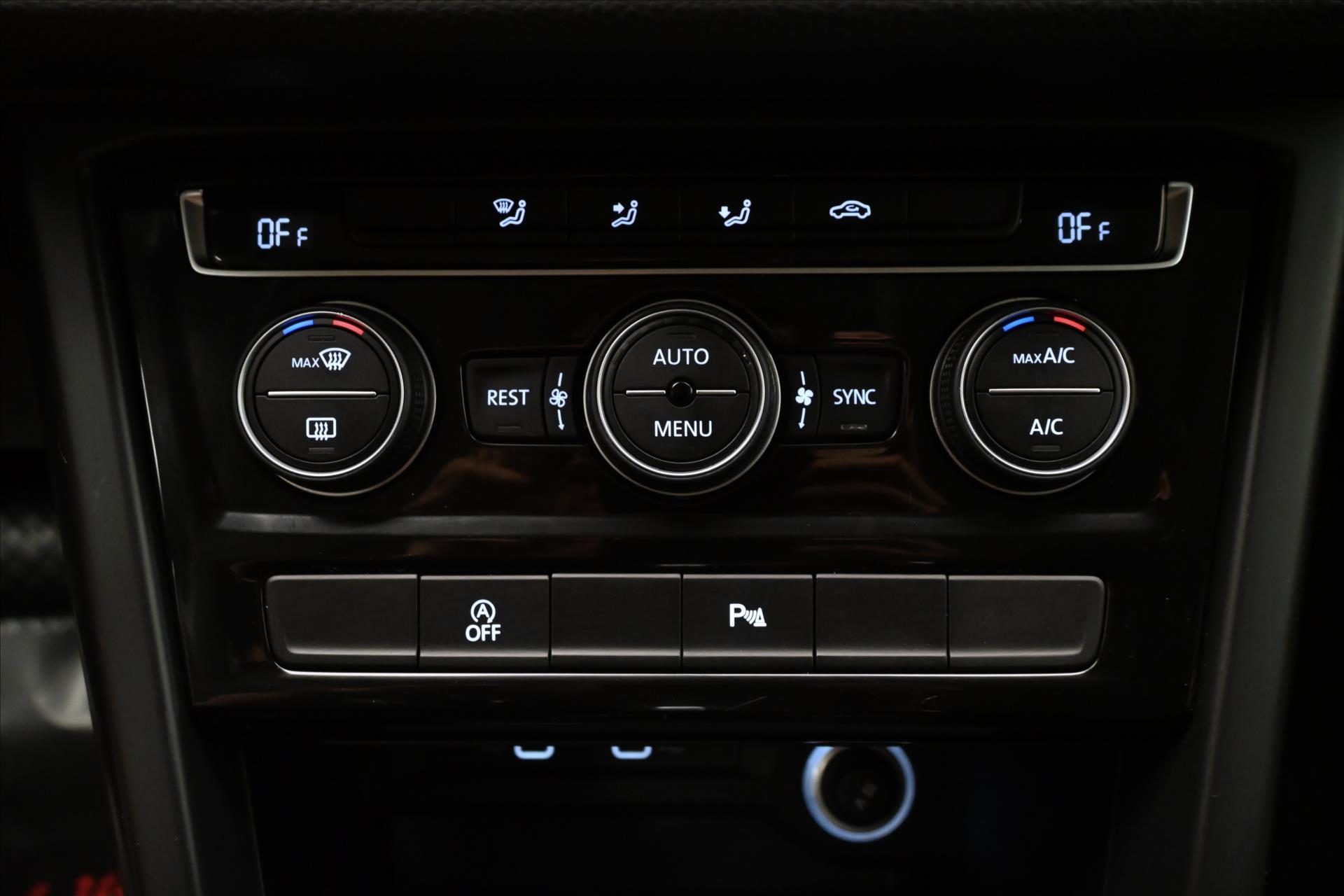 Hlavní fotografie vozu Volkswagen Touran 2,0 TDI 110KW DSG 7míst Záruka až 5 let (22)