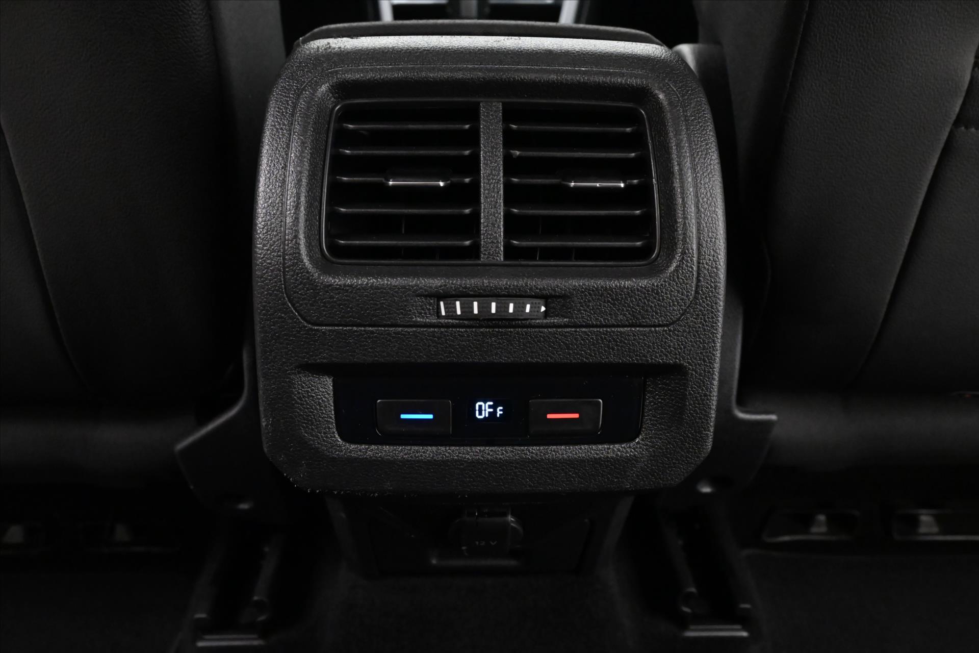 Hlavní fotografie vozu Volkswagen Touran 2,0 TDI 110KW DSG 7míst Záruka až 5 let (23)