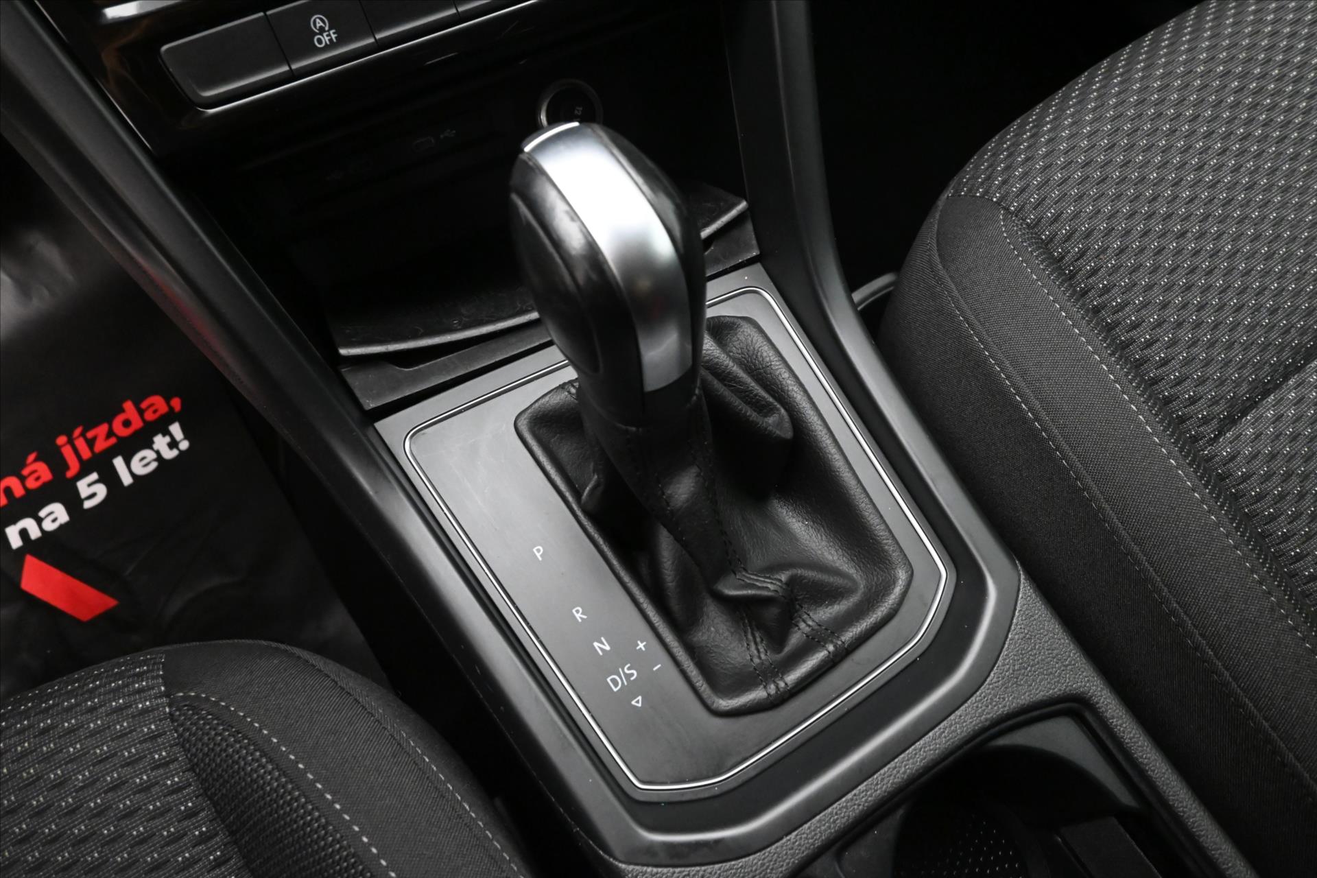 Hlavní fotografie vozu Volkswagen Touran 2,0 TDI 110KW DSG 7míst Záruka až 5 let (25)