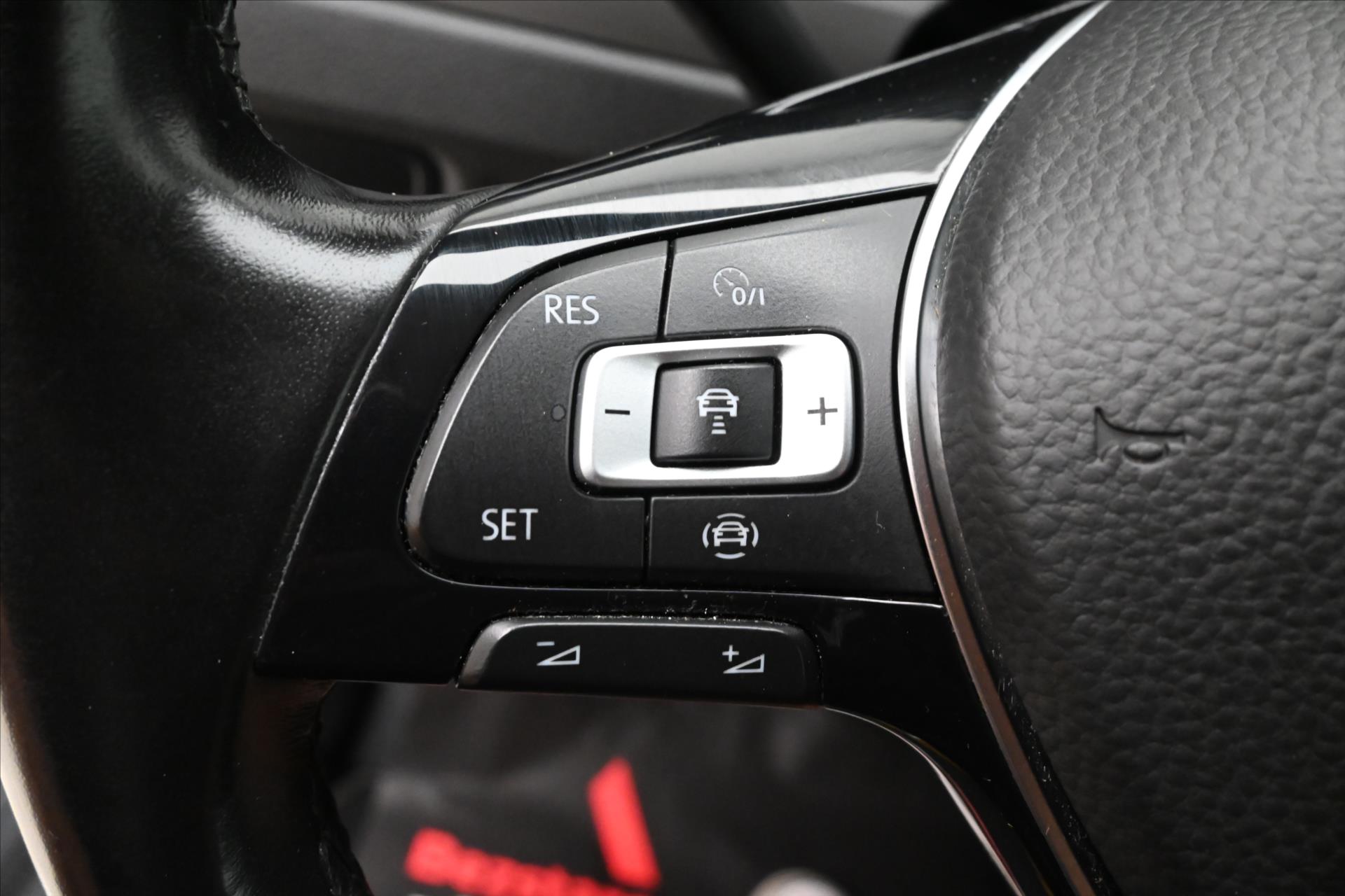 Hlavní fotografie vozu Volkswagen Touran 2,0 TDI 110KW DSG 7míst Záruka až 5 let (25)
