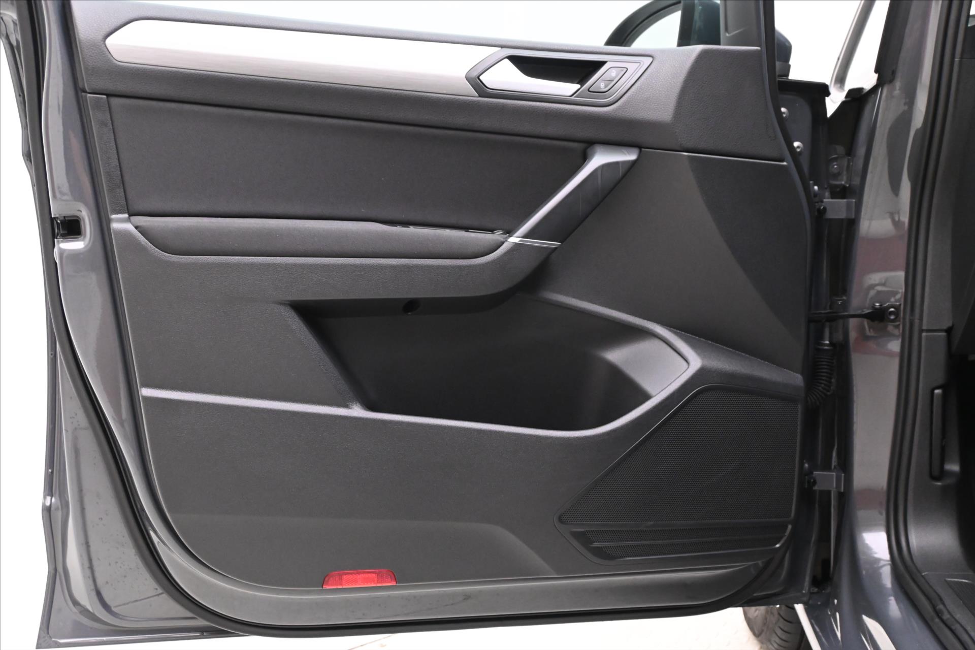 Hlavní fotografie vozu Volkswagen Touran 2,0 TDI 110KW DSG 7míst Záruka až 5 let (26)