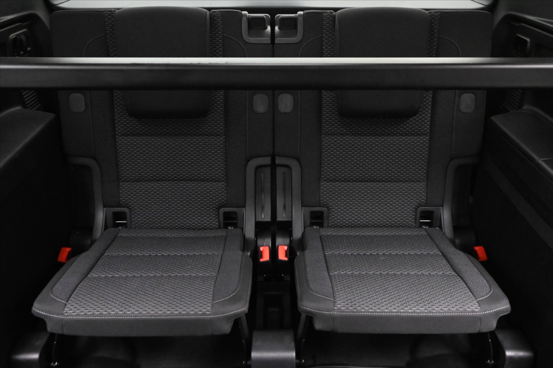 Hlavní fotografie vozu Volkswagen Touran 2,0 TDI 110KW DSG 7míst Záruka až 5 let (31)
