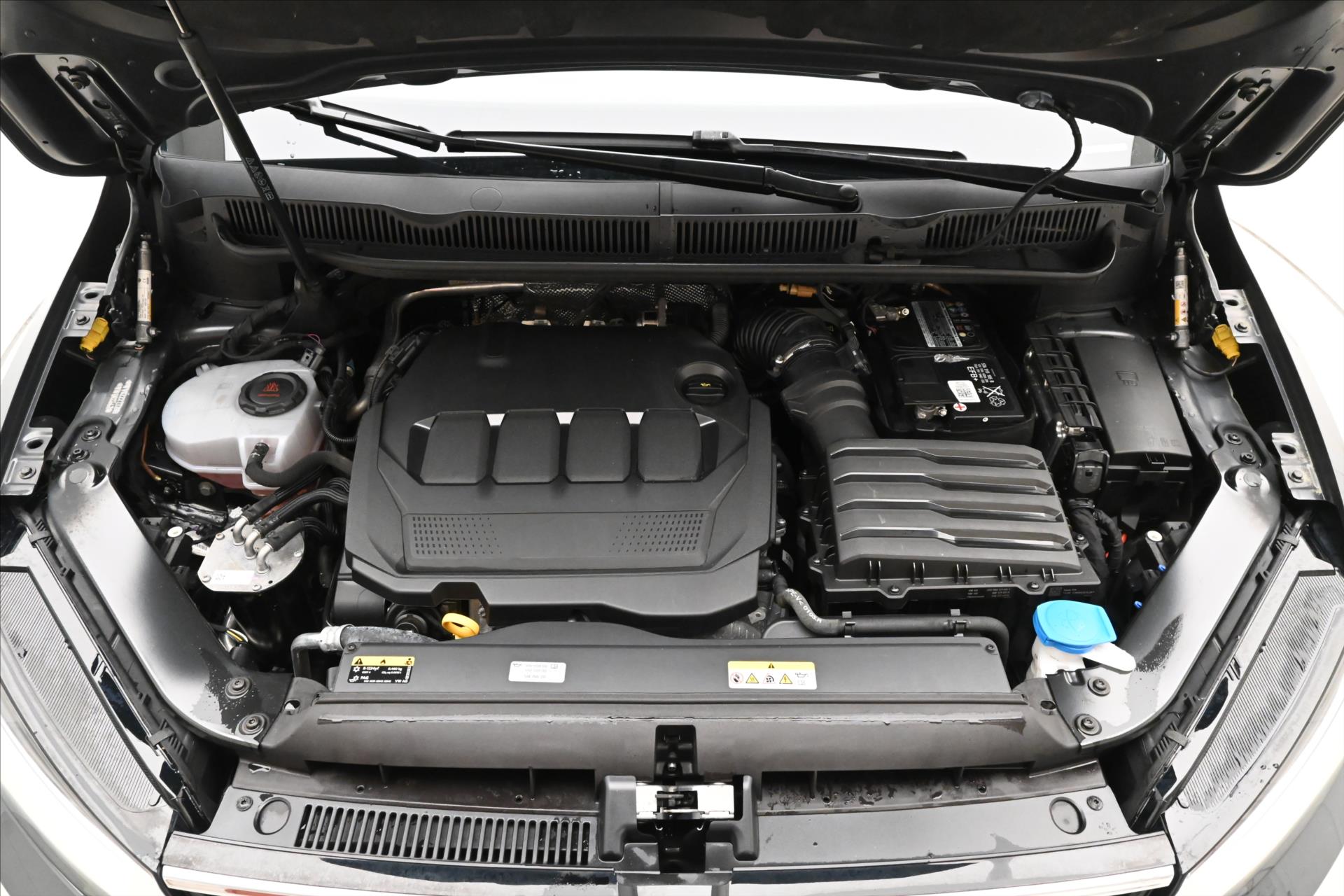 Hlavní fotografie vozu Volkswagen Touran 2,0 TDI 110KW DSG 7míst Záruka až 5 let (9)