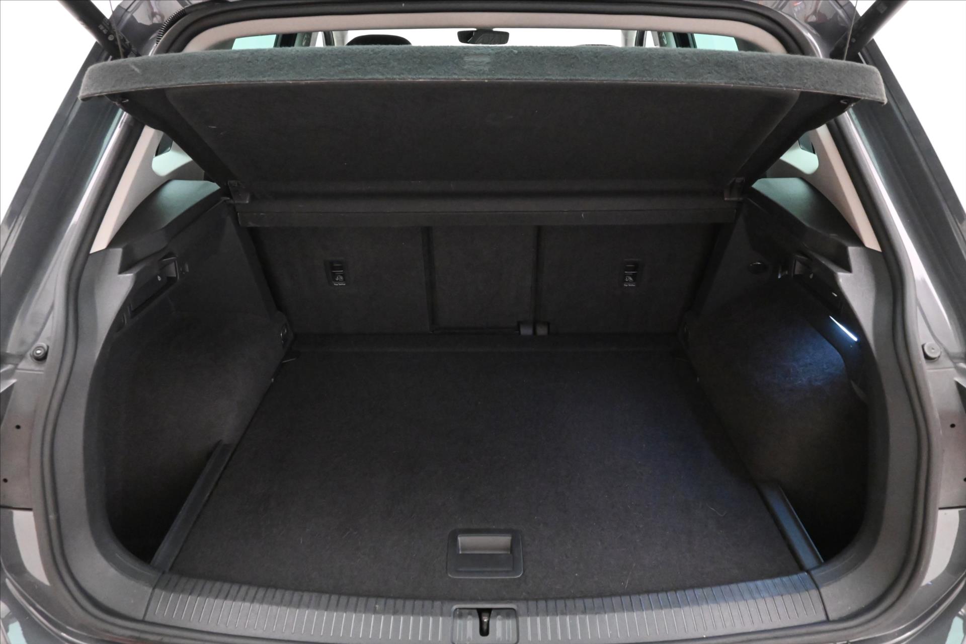 Hlavní fotografie vozu Volkswagen Tiguan 2,0 TDI 110 kW DSG Life Záruka až 5 let (11)
