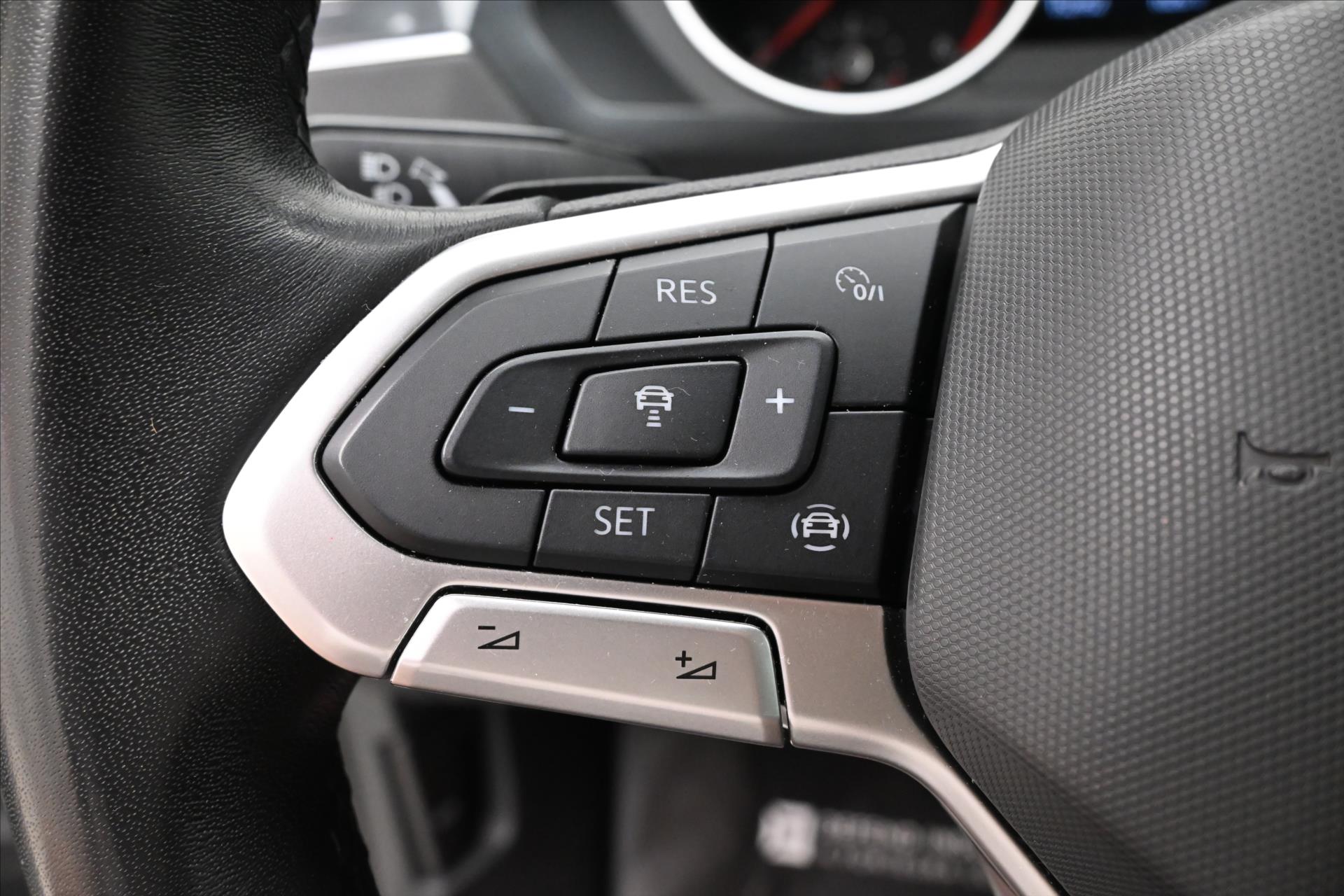 Hlavní fotografie vozu Volkswagen Tiguan 2,0 TDI 110 kW DSG Life Záruka až 5 let (25)