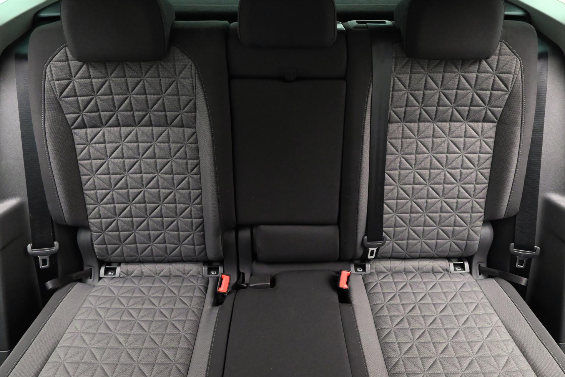 Hlavní fotografie vozu Volkswagen Tiguan 2,0 TDI 110 kW DSG Life Záruka až 5 let (30)