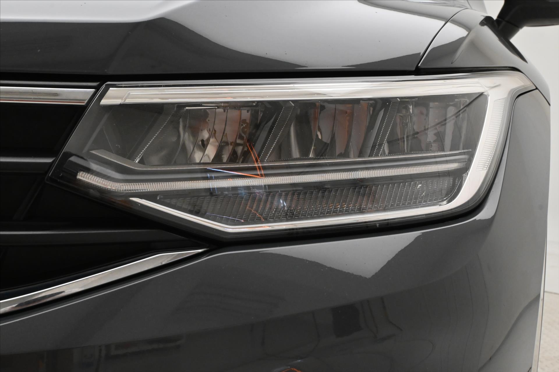 Hlavní fotografie vozu Volkswagen Tiguan 2,0 TDI 110 kW DSG Life Záruka až 5 let (32)