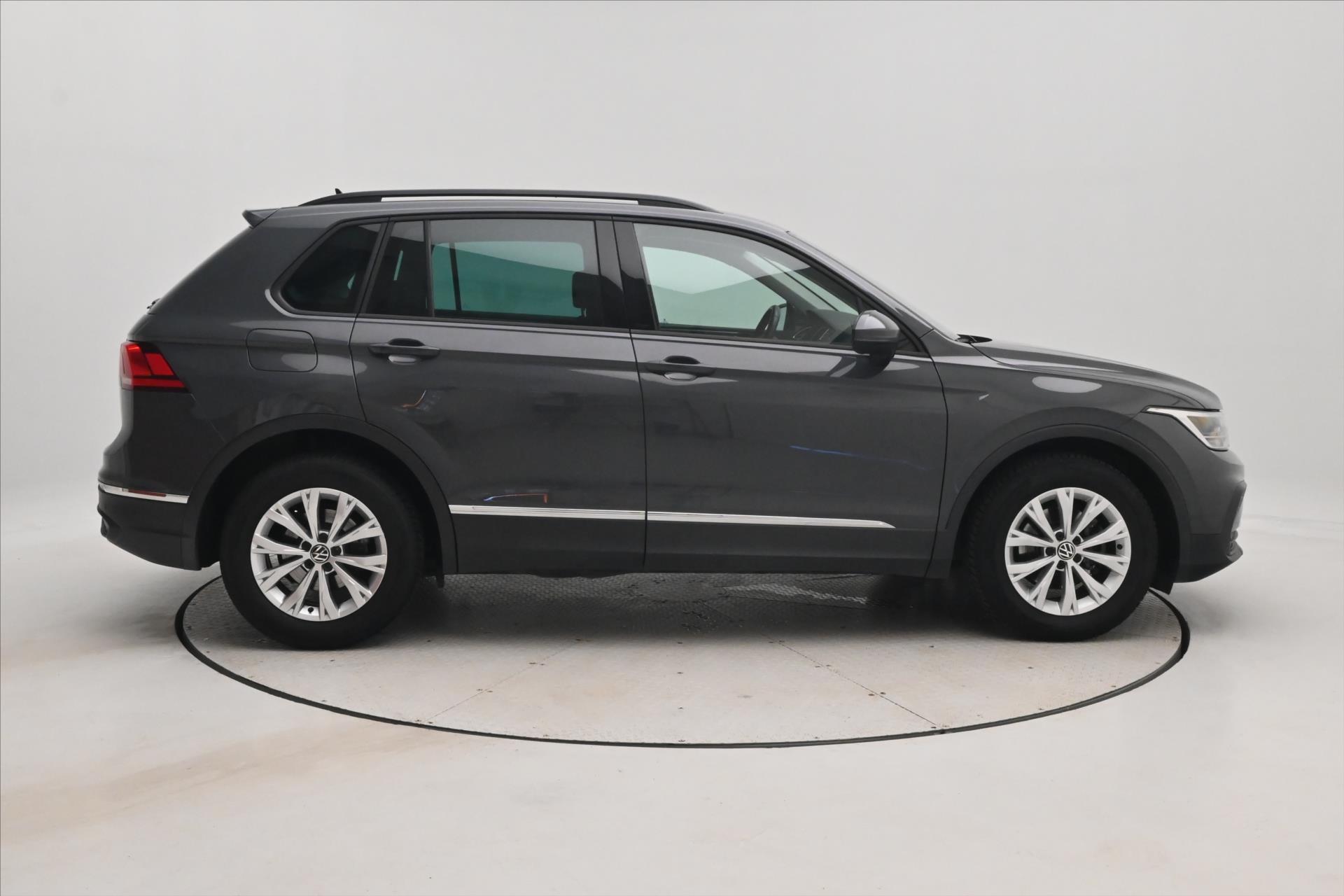 Hlavní fotografie vozu Volkswagen Tiguan 2,0 TDI 110 kW DSG Life Záruka až 5 let (5)