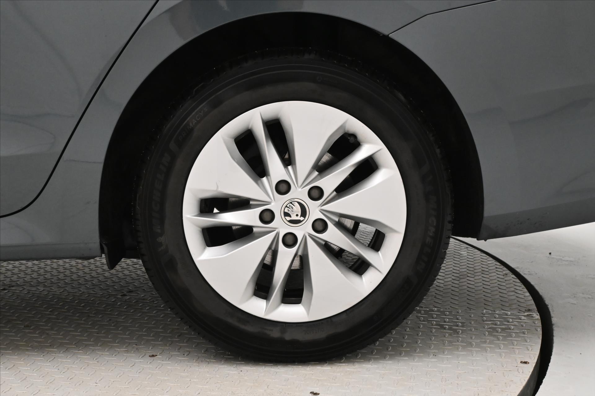 Hlavní fotografie vozu Škoda Octavia 1,5 TSI 110kW Ambition Manuál Záruka až 5 let (30)