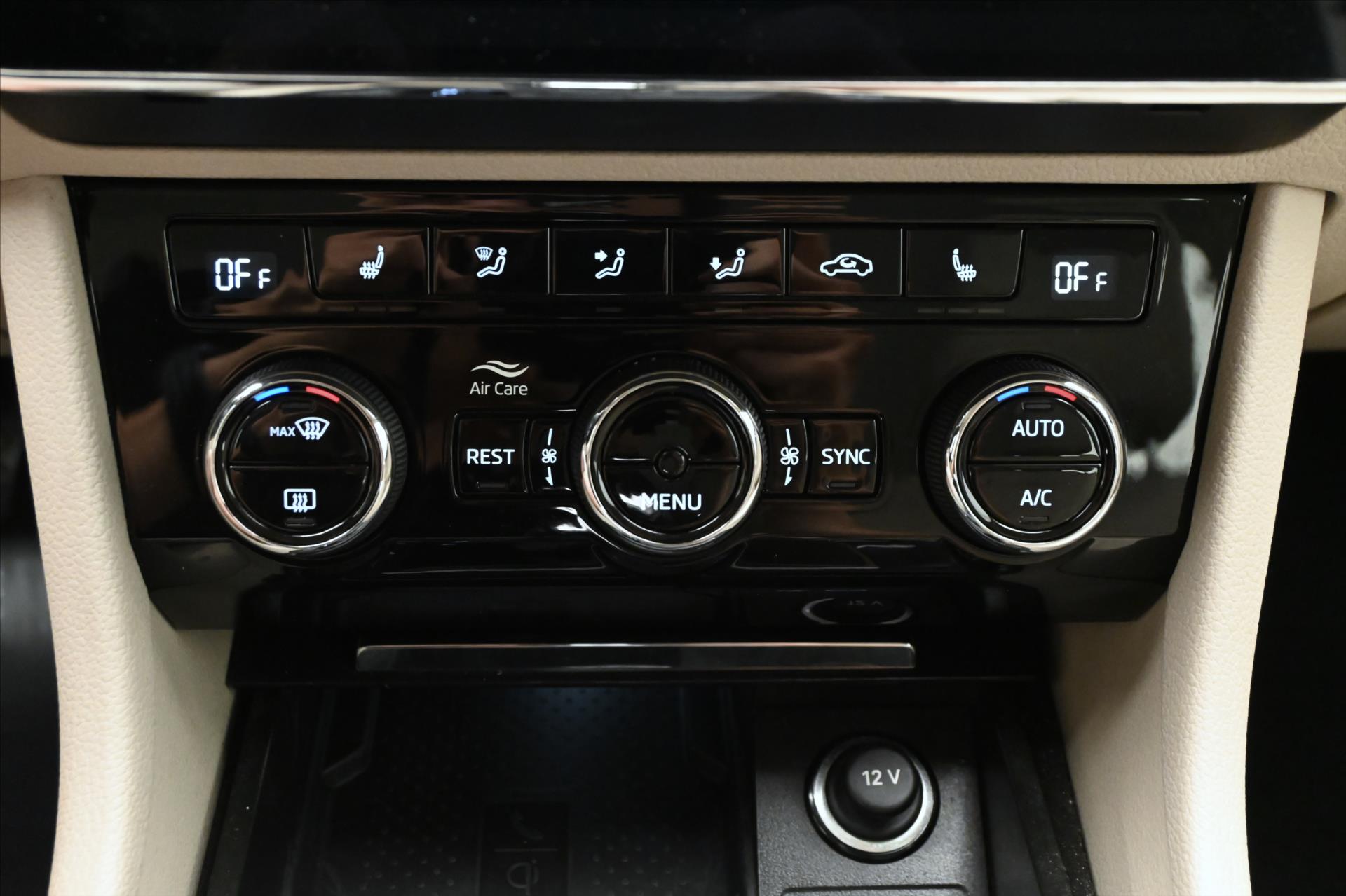 Main photo of the car Skoda Superb 2.0 TDI 110 kW DSG Style Warranty up to 5 years (22)