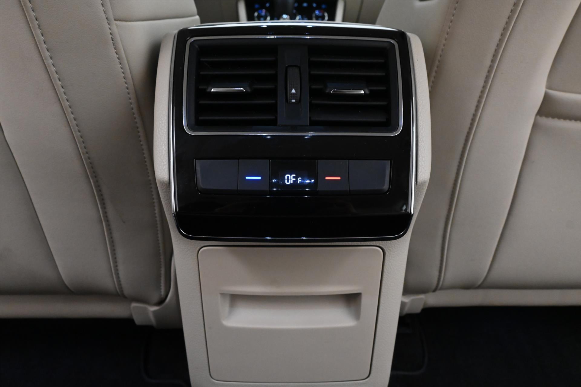 Main photo of the car Skoda Superb 2.0 TDI 110 kW DSG Style Warranty up to 5 years (23)