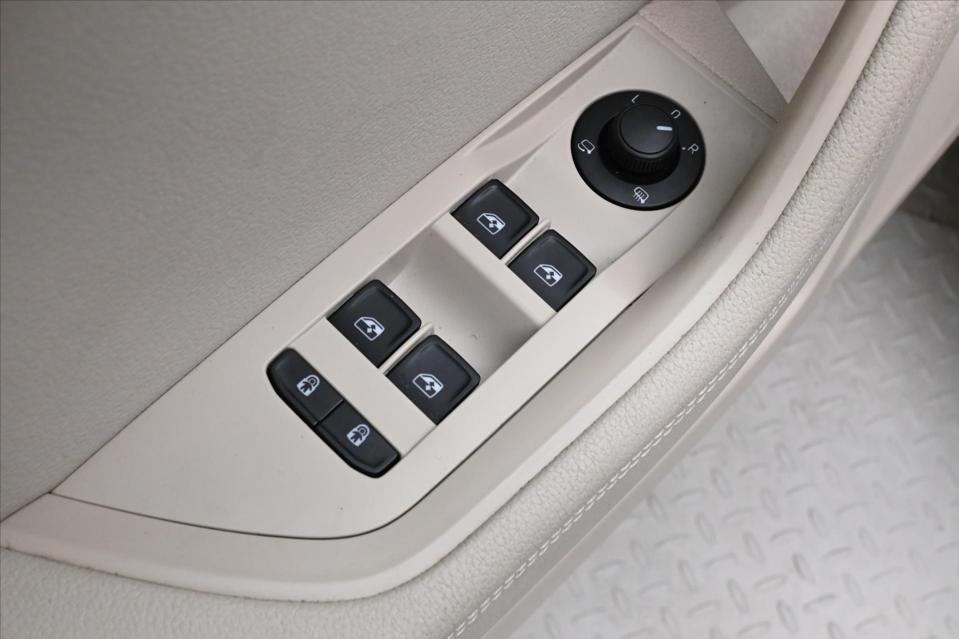 Main photo of the car Skoda Superb 2.0 TDI 110 kW DSG Style Warranty up to 5 years (27)
