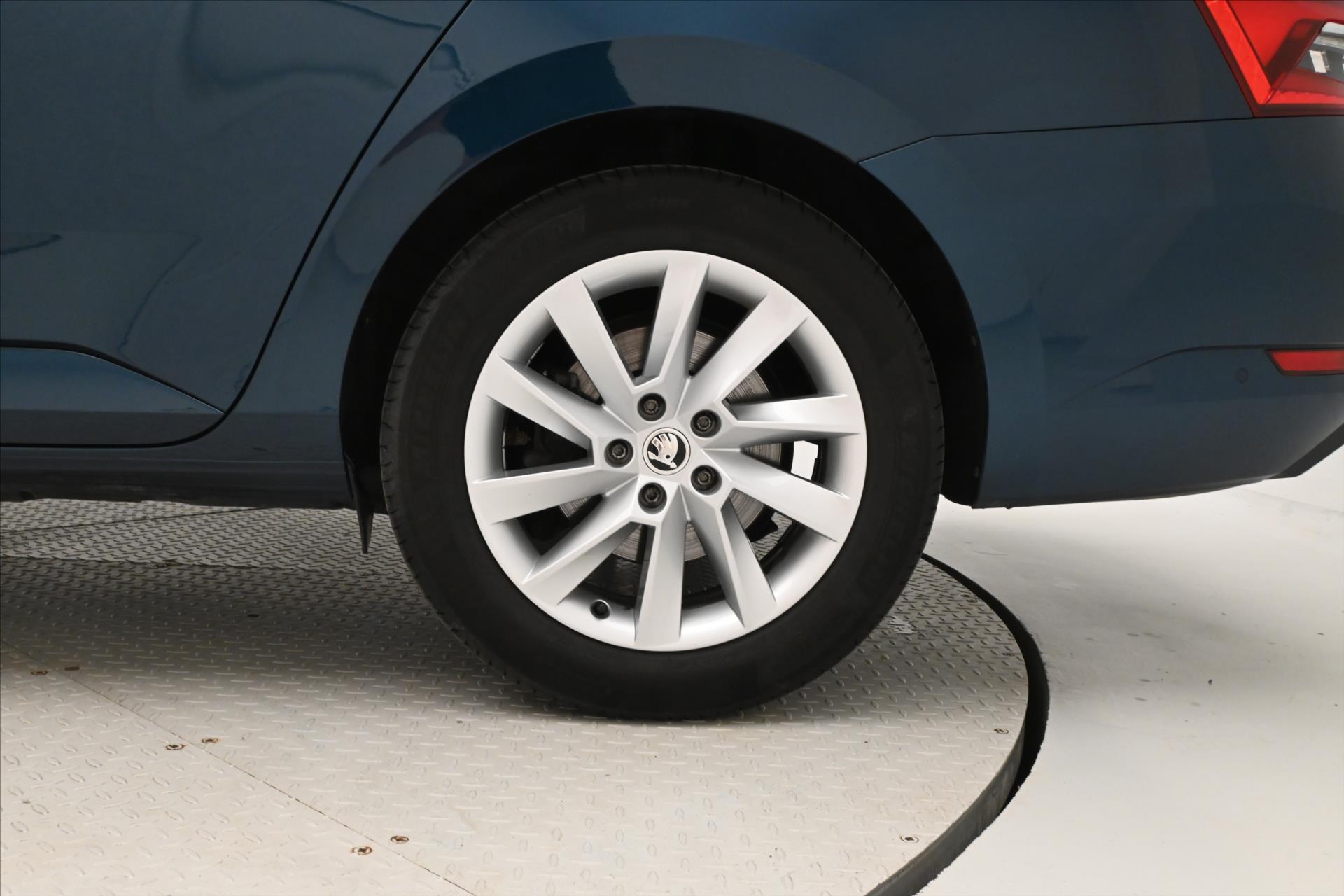 Main photo of the car Skoda Superb 2.0 TDI 110 kW DSG Style Warranty up to 5 years (34)