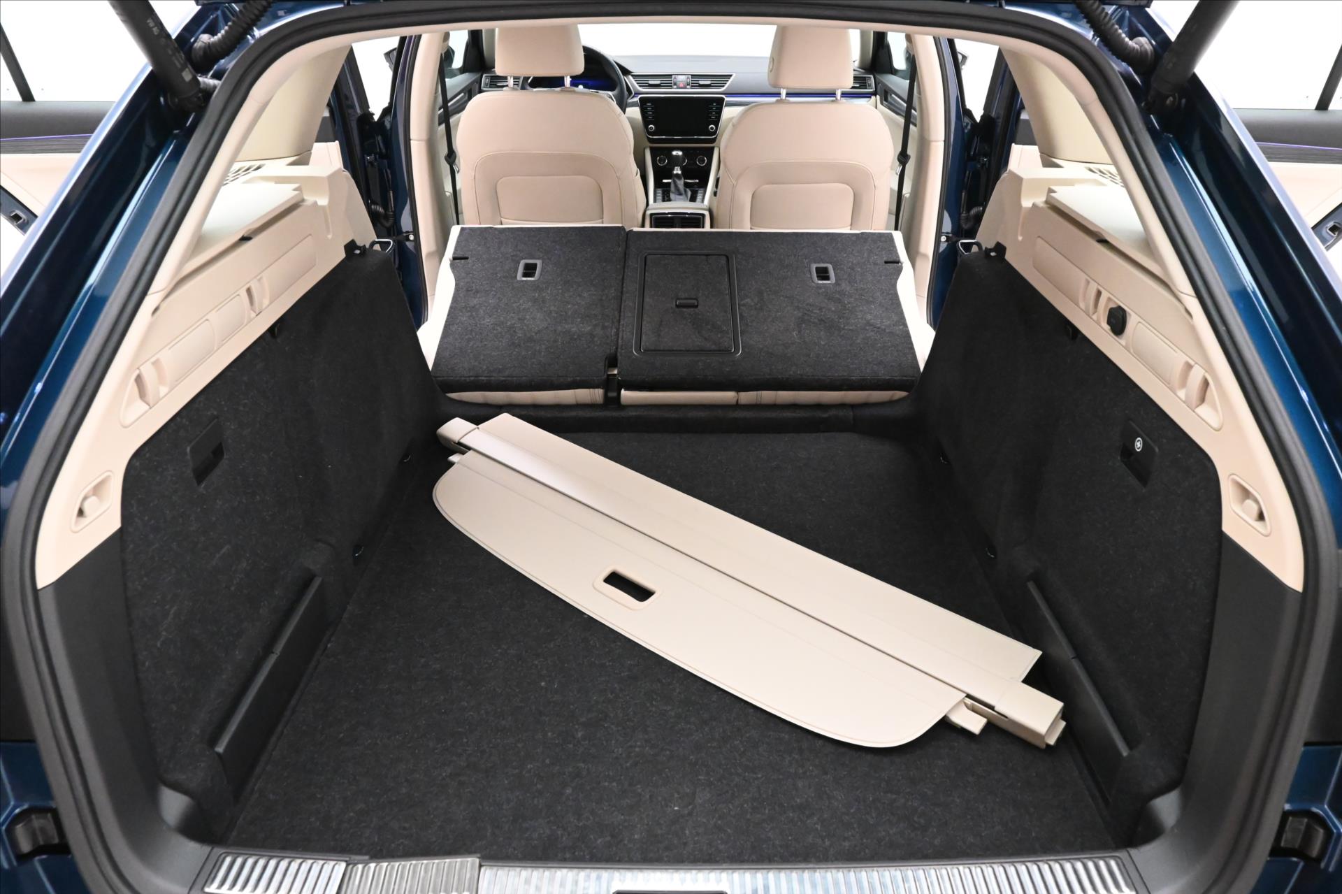 Hlavní fotografie vozu Škoda Superb 2,0 TDI 110kW DSG Style Záruka až 5 let (12)
