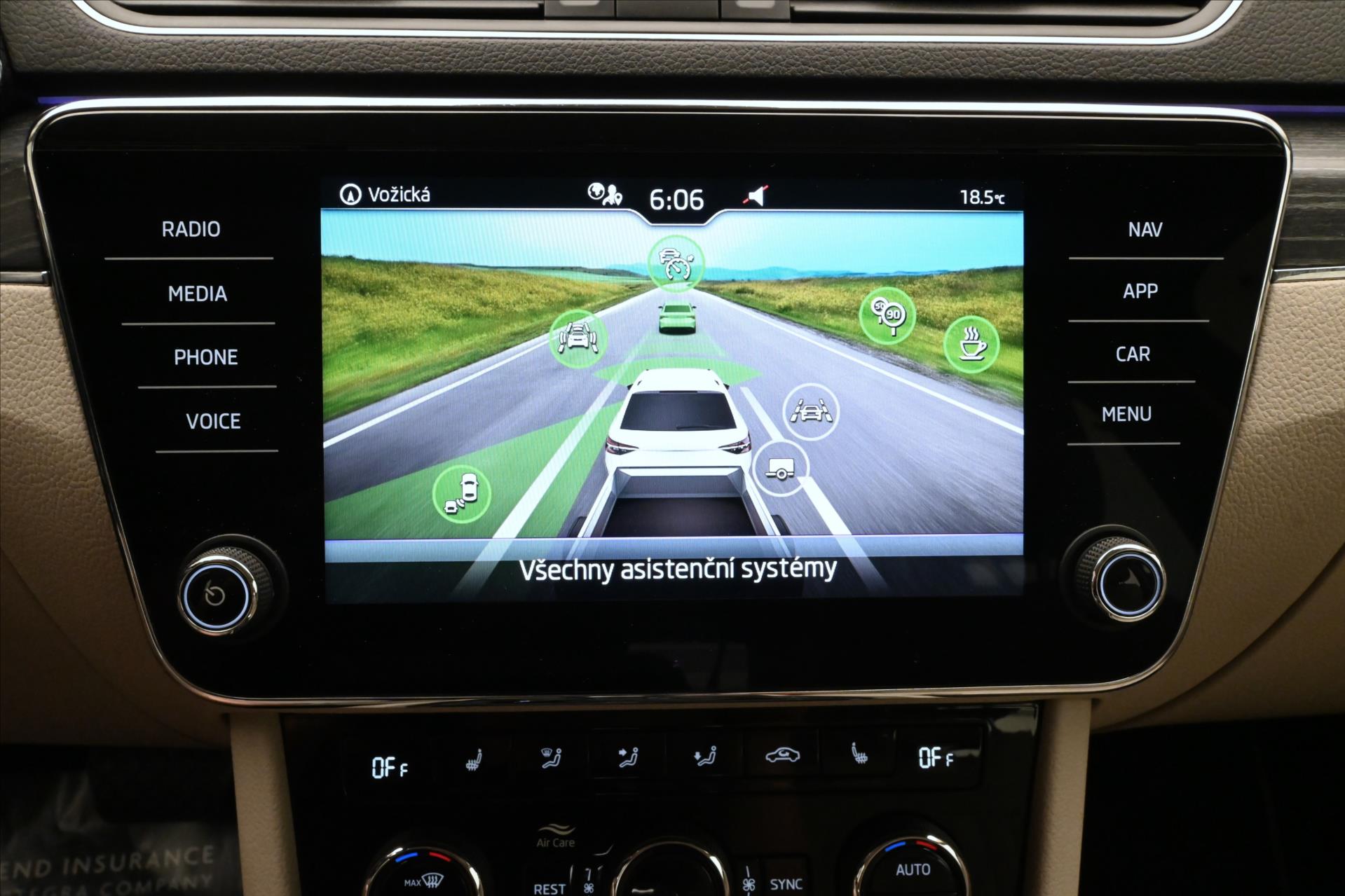 Hlavní fotografie vozu Škoda Superb 2,0 TDI 110kW DSG Style Záruka až 5 let (20)