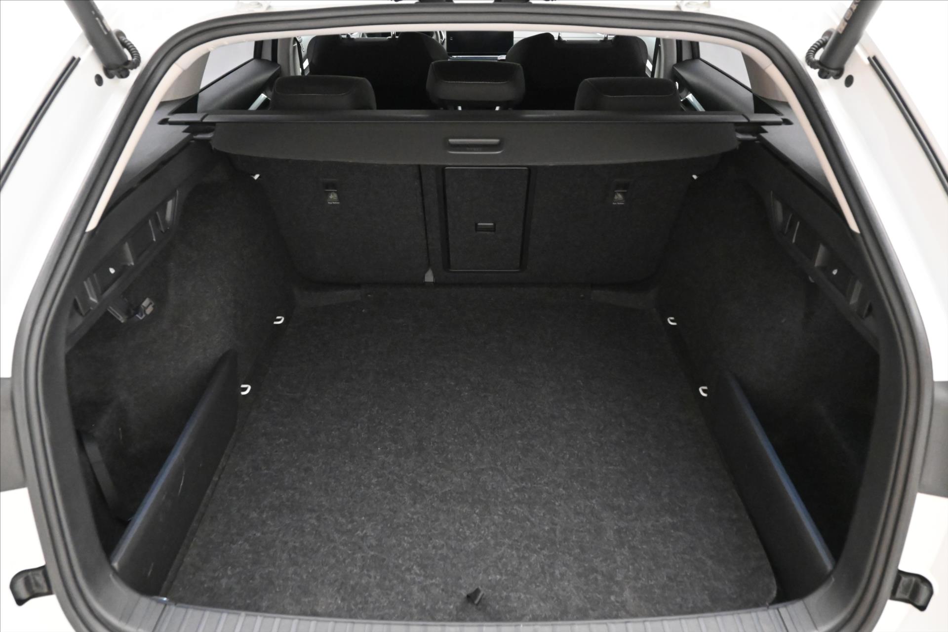 Hlavní fotografie vozu Škoda Octavia 2,0 TDI 110 kW DSG Style Záruka až 5 let (11)