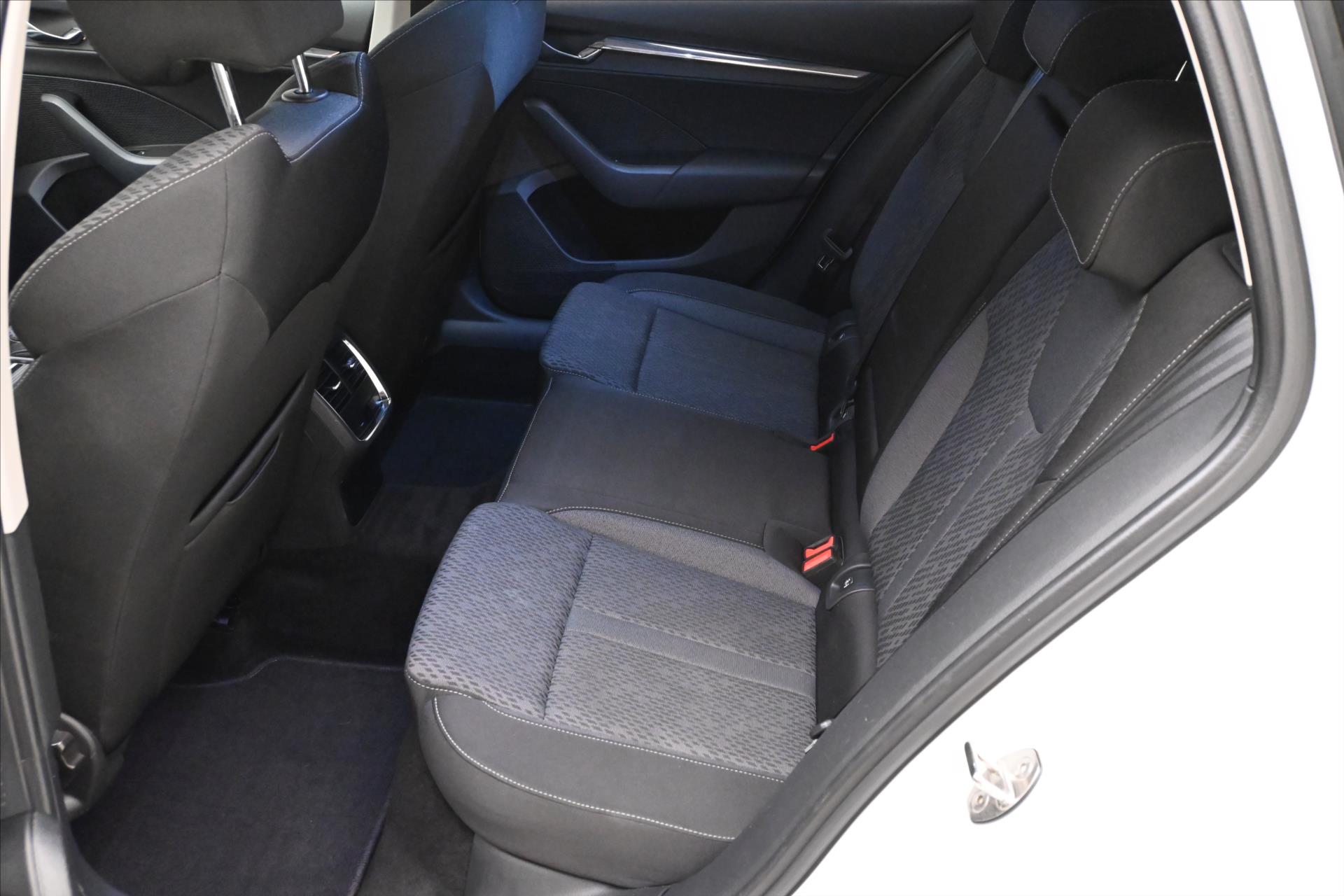 Hlavní fotografie vozu Škoda Octavia 2,0 TDI 110 kW DSG Style Záruka až 5 let (15)