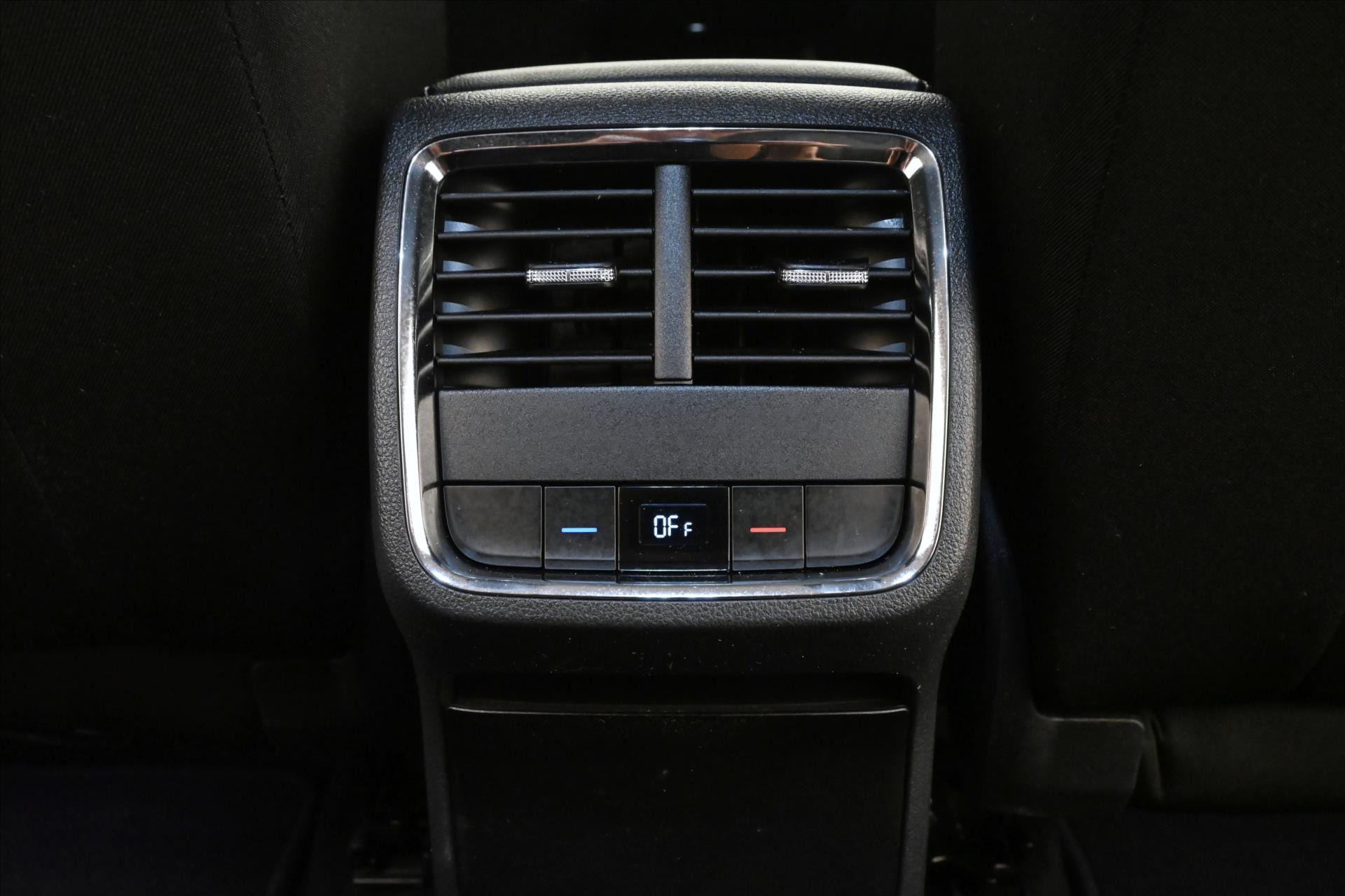 Hlavní fotografie vozu Škoda Octavia 2,0 TDI 110 kW DSG Style Záruka až 5 let (23)