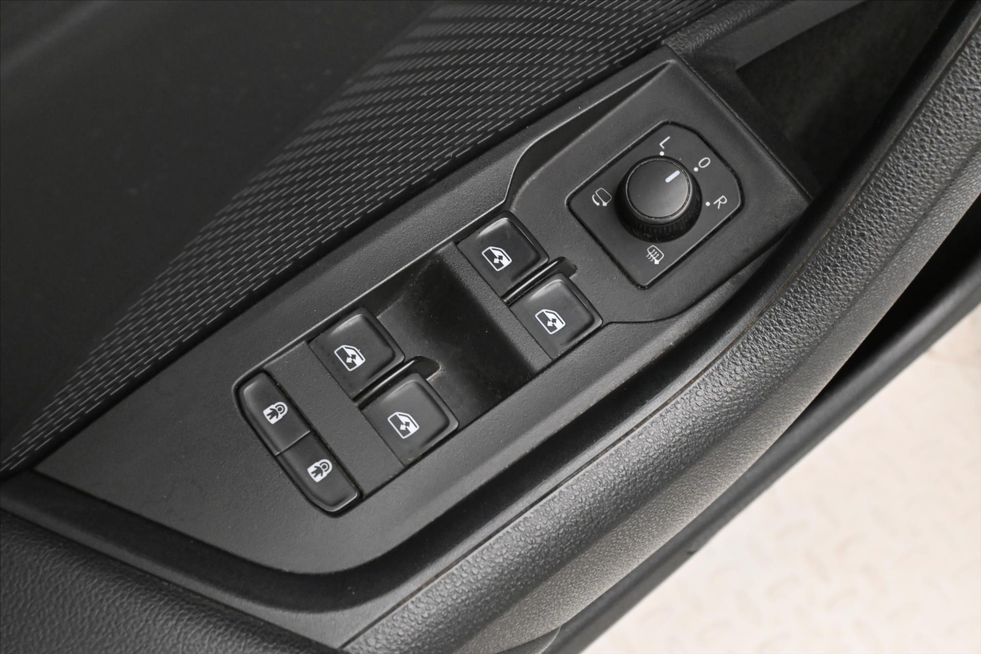 Hlavní fotografie vozu Škoda Octavia 2,0 TDI 110 kW DSG Style Záruka až 5 let (27)
