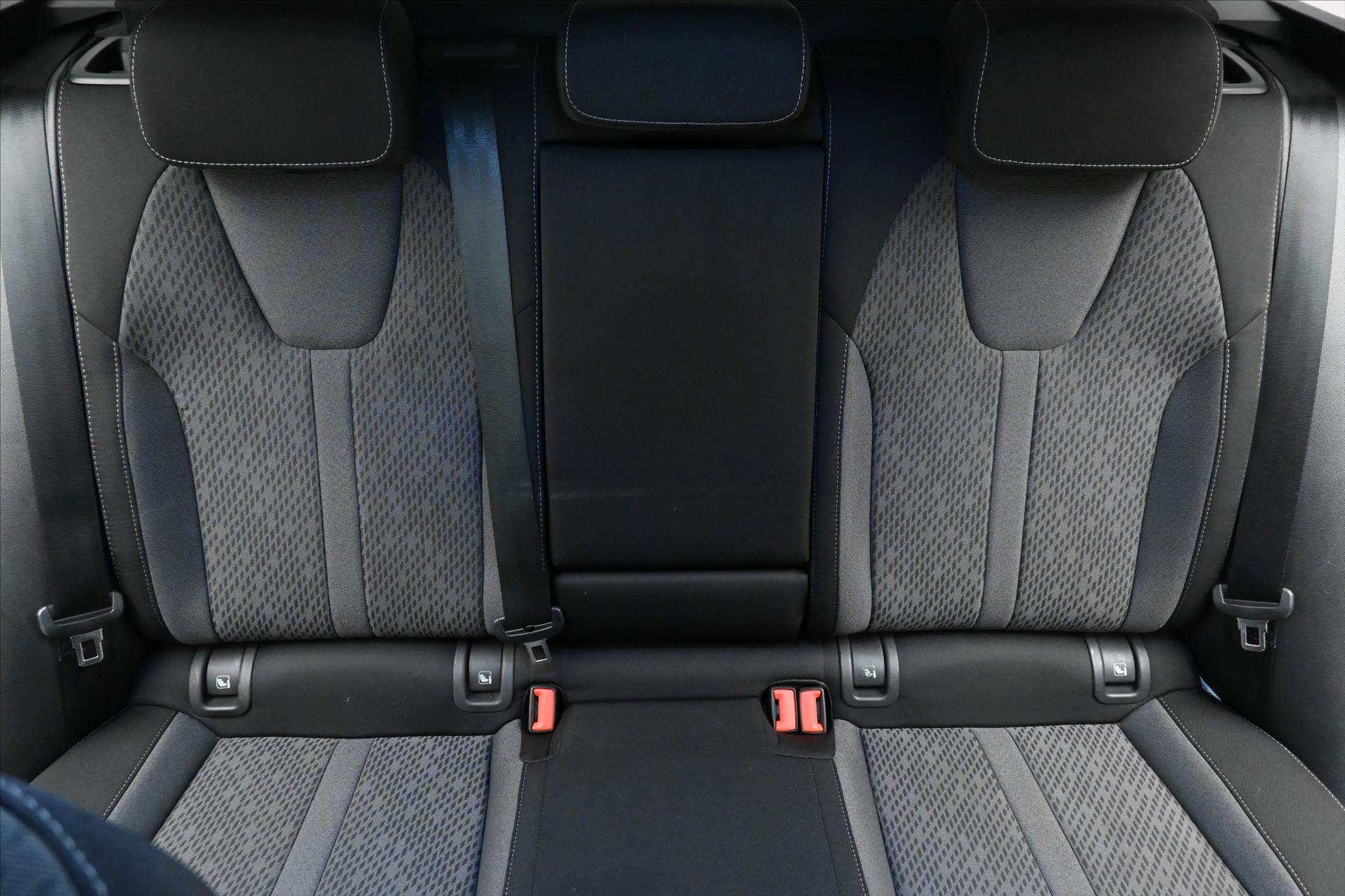 Hlavní fotografie vozu Škoda Octavia 2,0 TDI 110 kW DSG Style Záruka až 5 let (30)