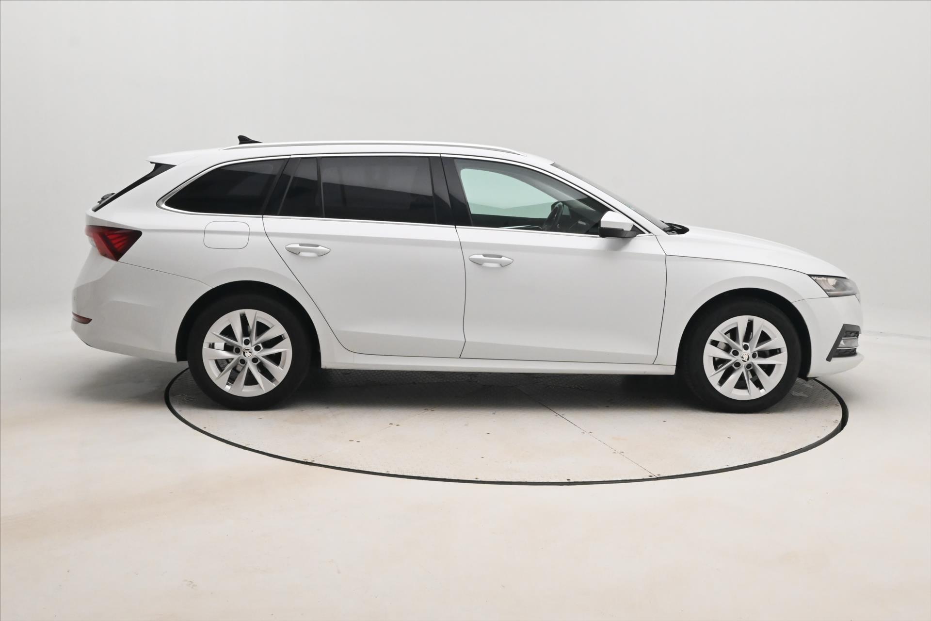 Hlavní fotografie vozu Škoda Octavia 2,0 TDI 110 kW DSG Style Záruka až 5 let (5)