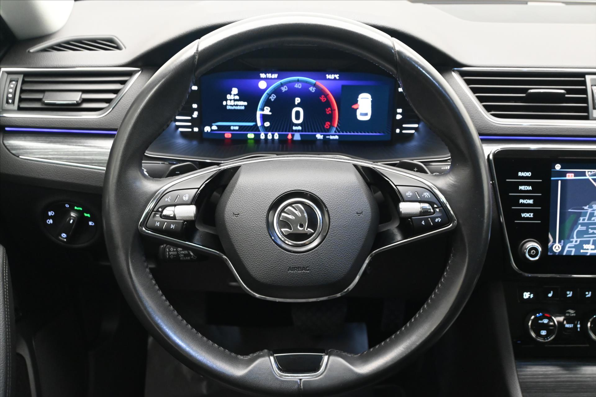 Hlavní fotografie vozu Škoda Superb 2,0 TDI 147kW STYLE DSG Záruka až 5 let (19)