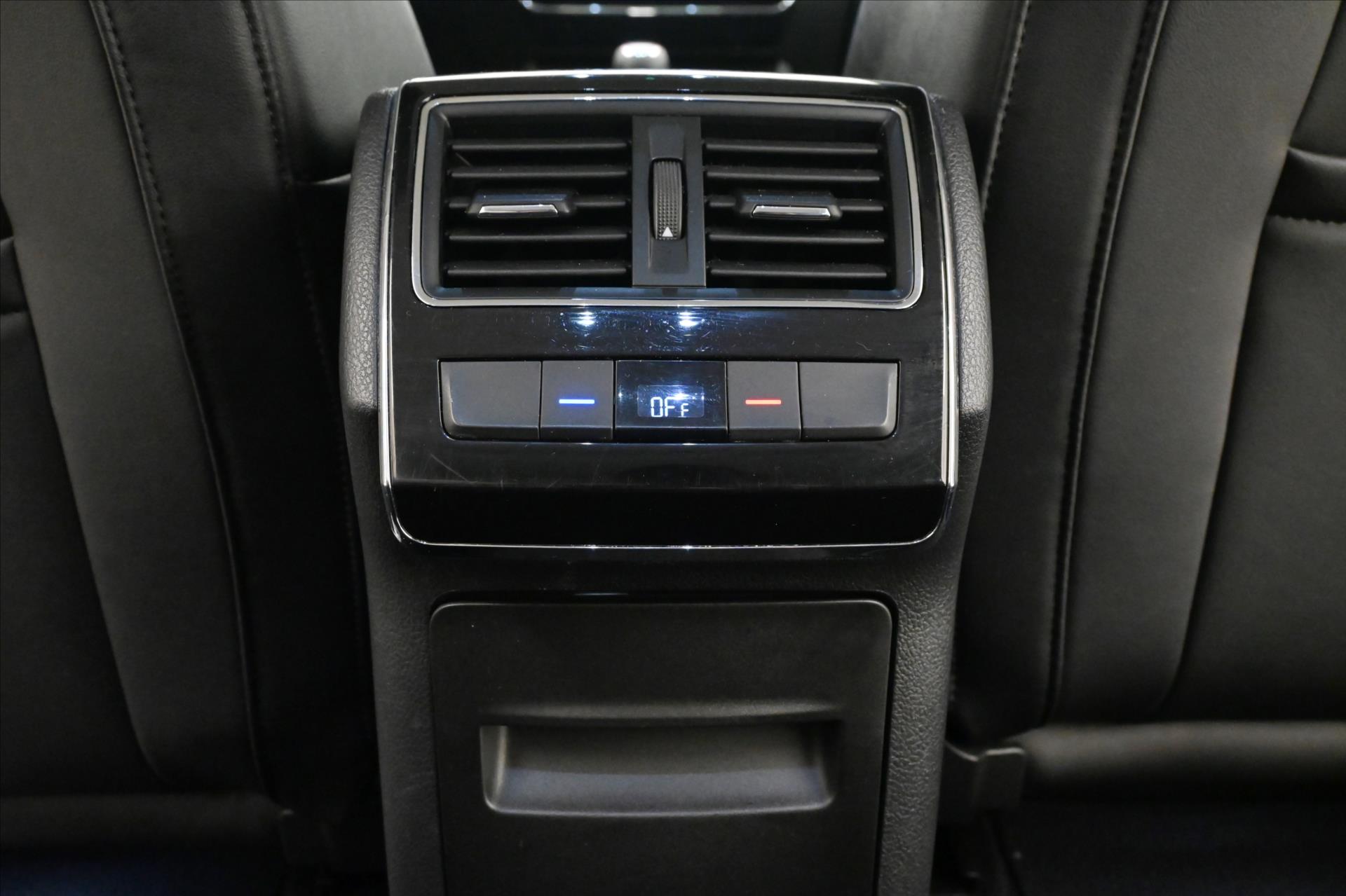 Hlavní fotografie vozu Škoda Superb 2,0 TDI 147kW STYLE DSG Záruka až 5 let (23)
