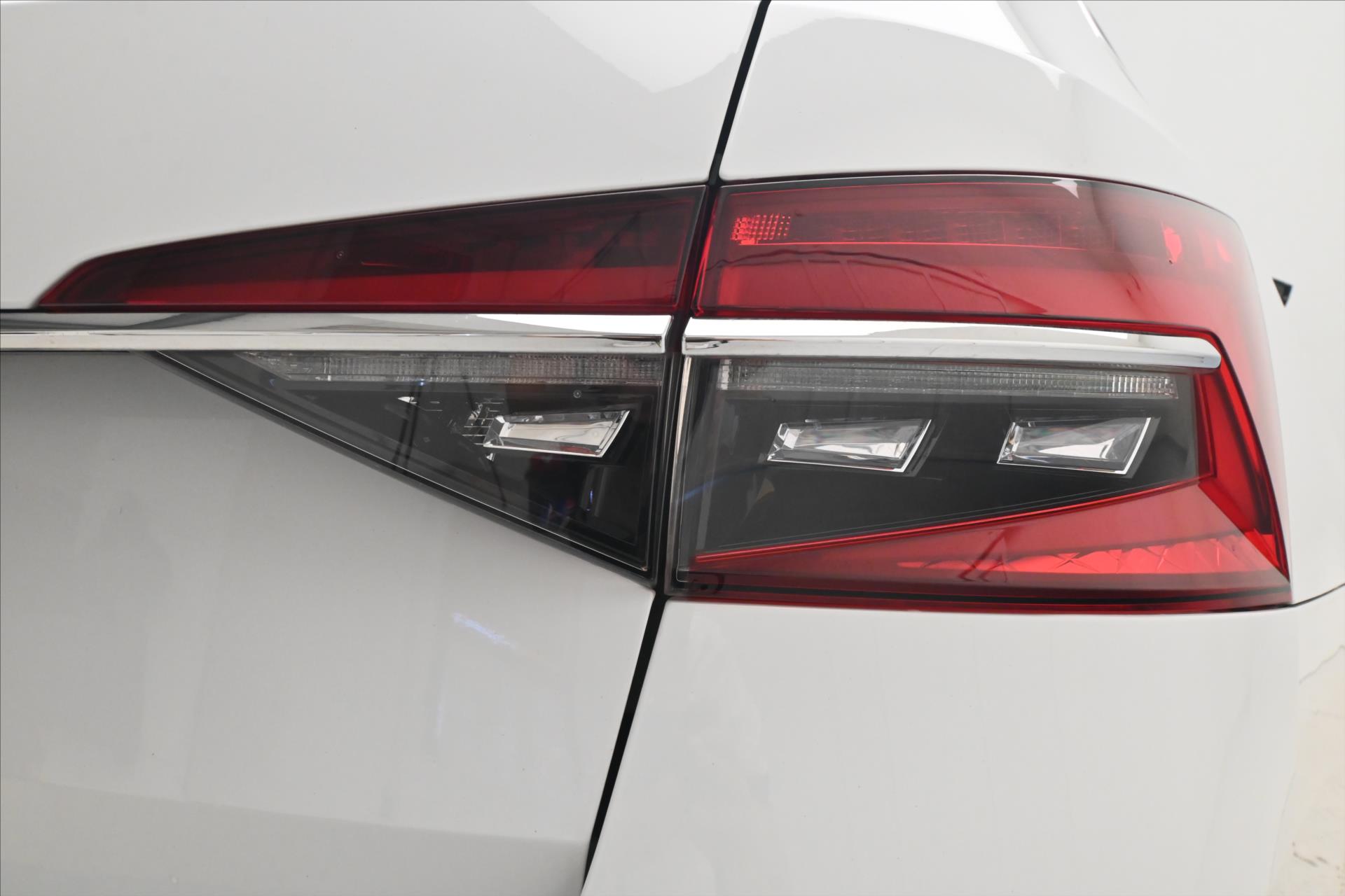 Hlavní fotografie vozu Škoda Superb 2,0 TDI 147kW STYLE DSG Záruka až 5 let (33)
