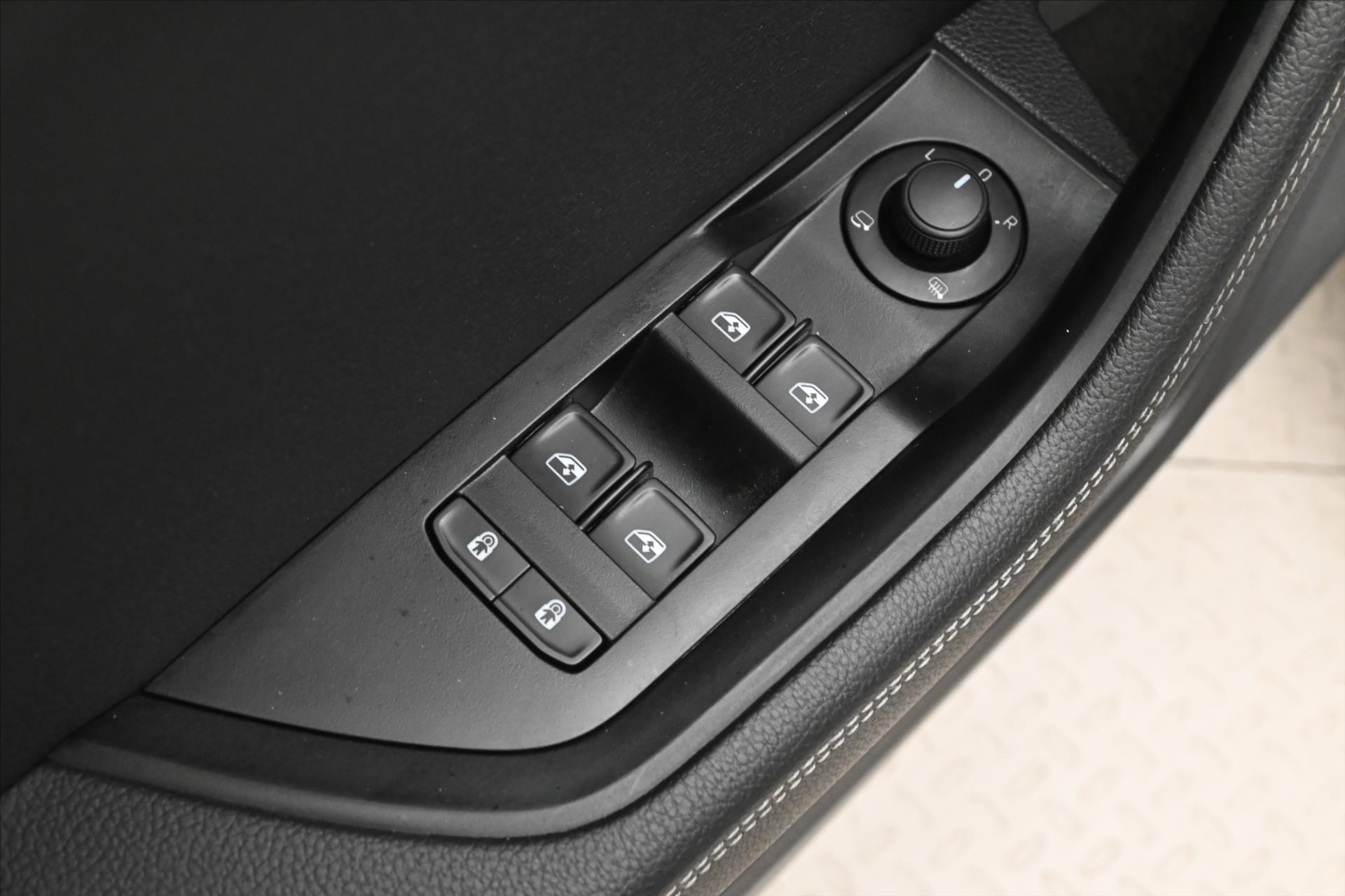 Main photo of the car Skoda Superb 2.0 TDI 110 kW DSG Style Warranty up to 5 years (26)