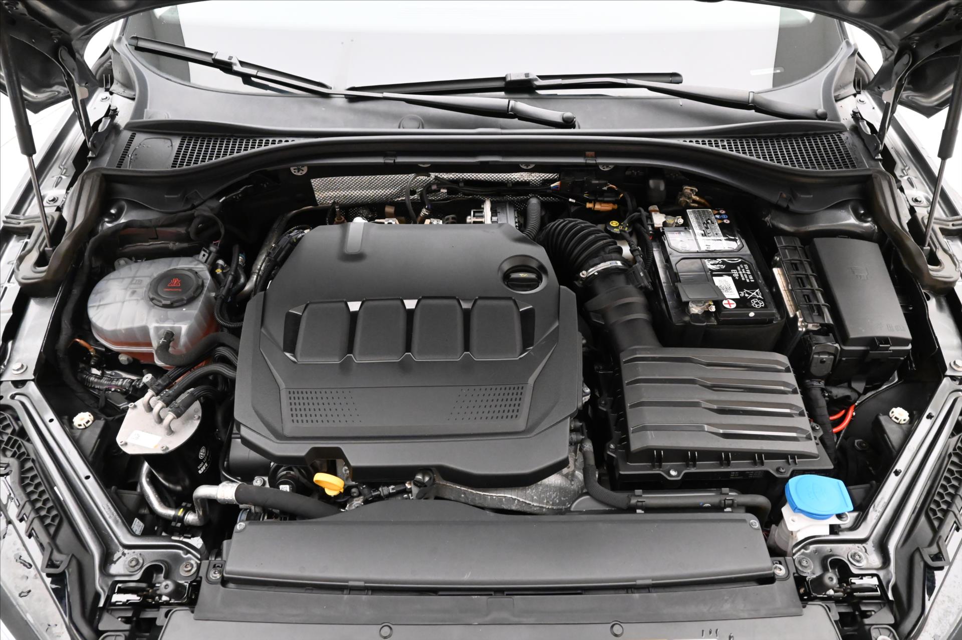 Main photo of the car Skoda Superb 2.0 TDI 110 kW DSG Style Warranty up to 5 years (10)
