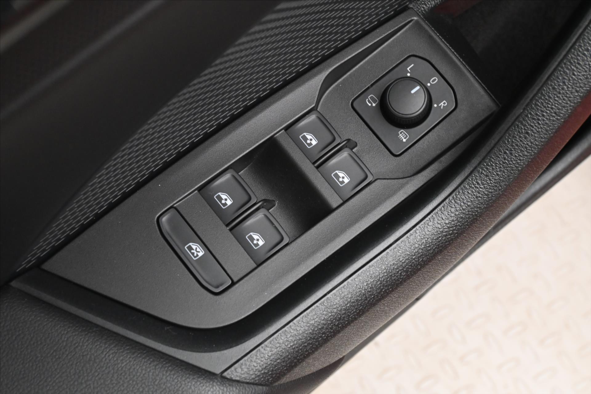 Hlavní fotografie vozu Škoda Octavia 2,0 TDI 110kW DSG Ambition Záruka až 5 let (24)