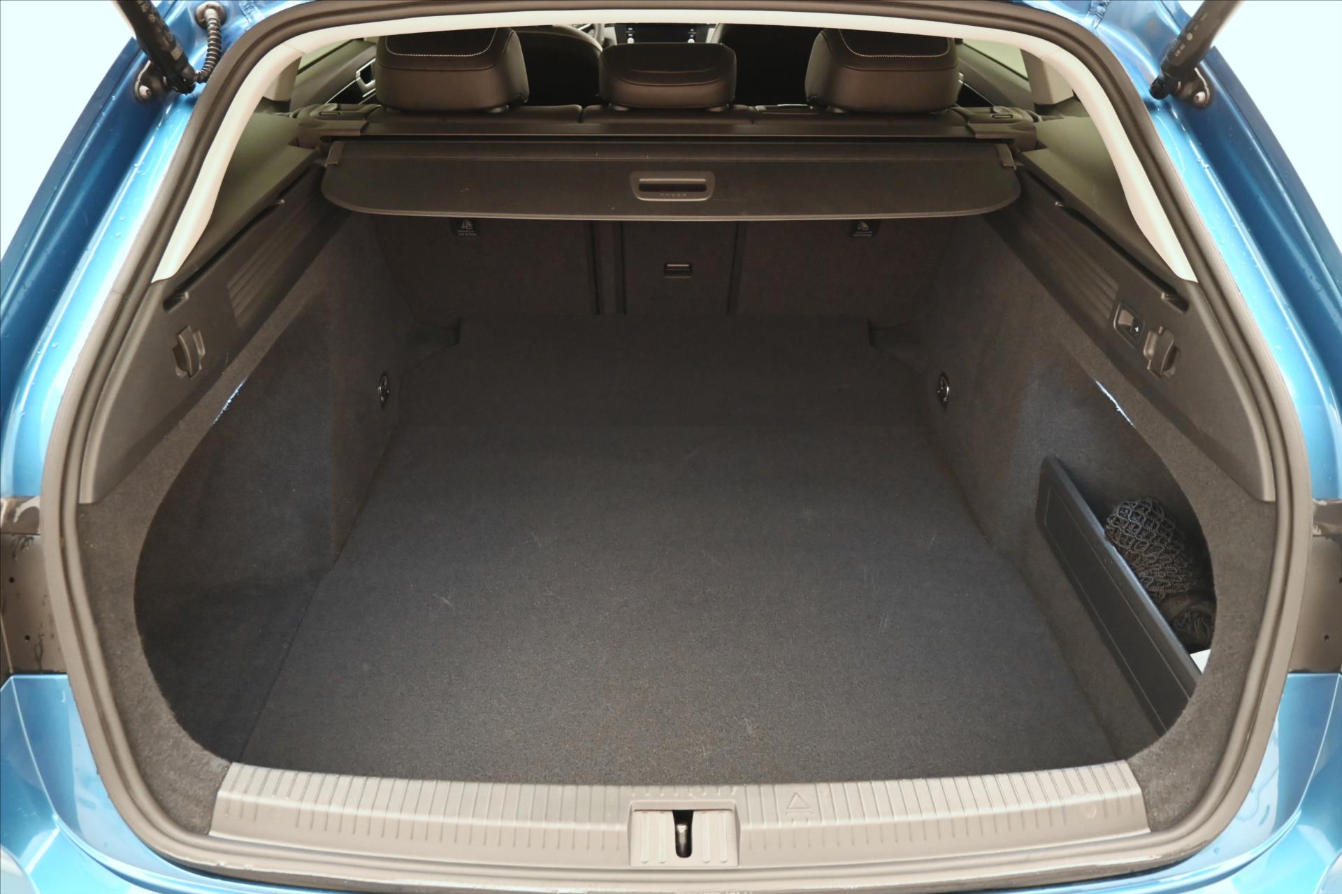 Main photo of the car Volkswagen Arteon Shooting Brake 2.0 TDI 110 kW Elegance Warranty up to 5 years (10)