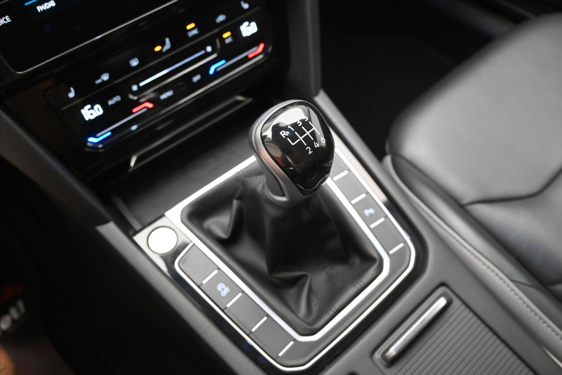 Main photo of the car Volkswagen Arteon Shooting Brake 2.0 TDI 110 kW Elegance Warranty up to 5 years (22)