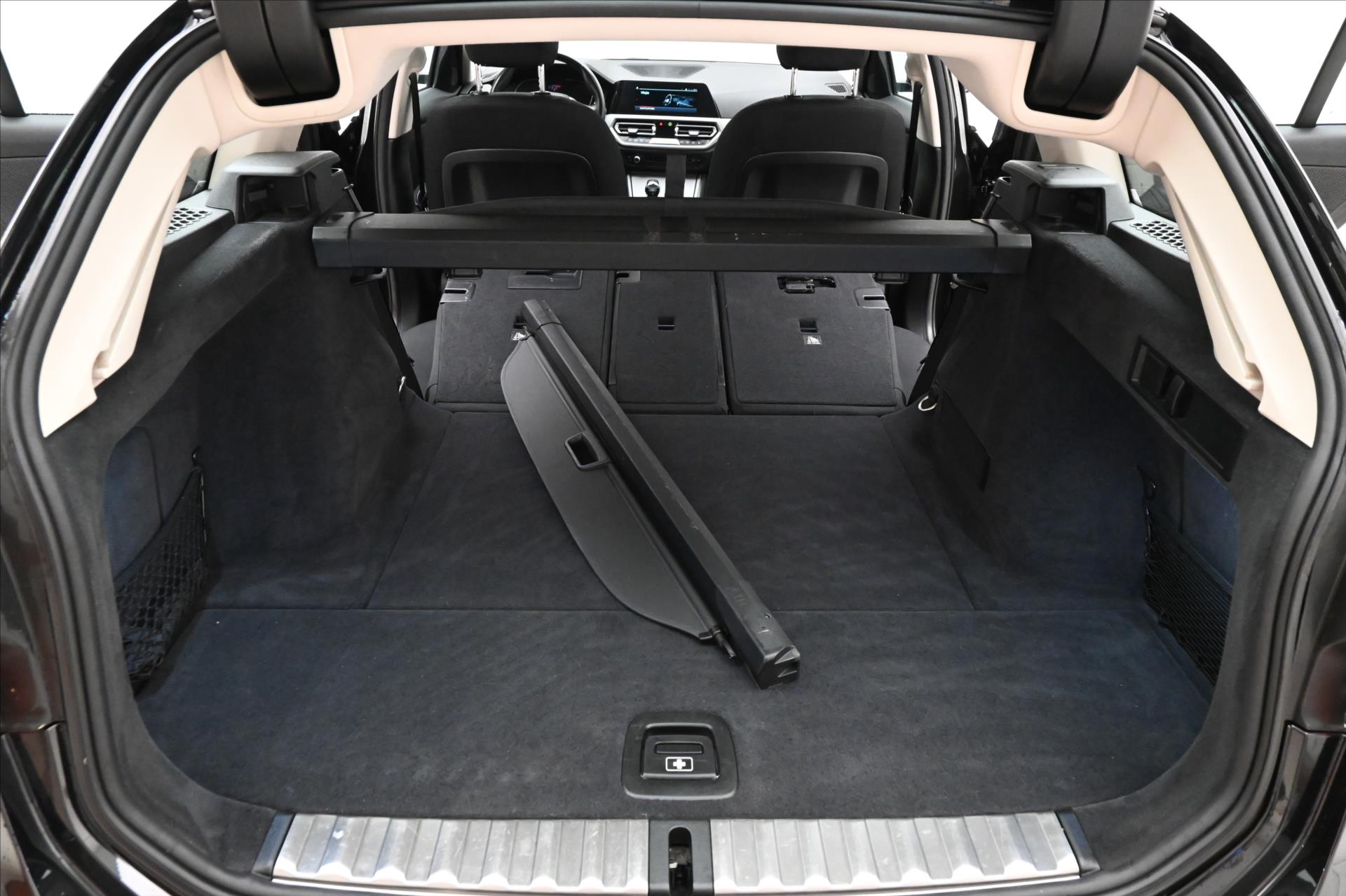 Hlavní fotografie vozu BMW Řada 3 2,0 320d 140 kW Steptronic Záruka až 5 let (11)