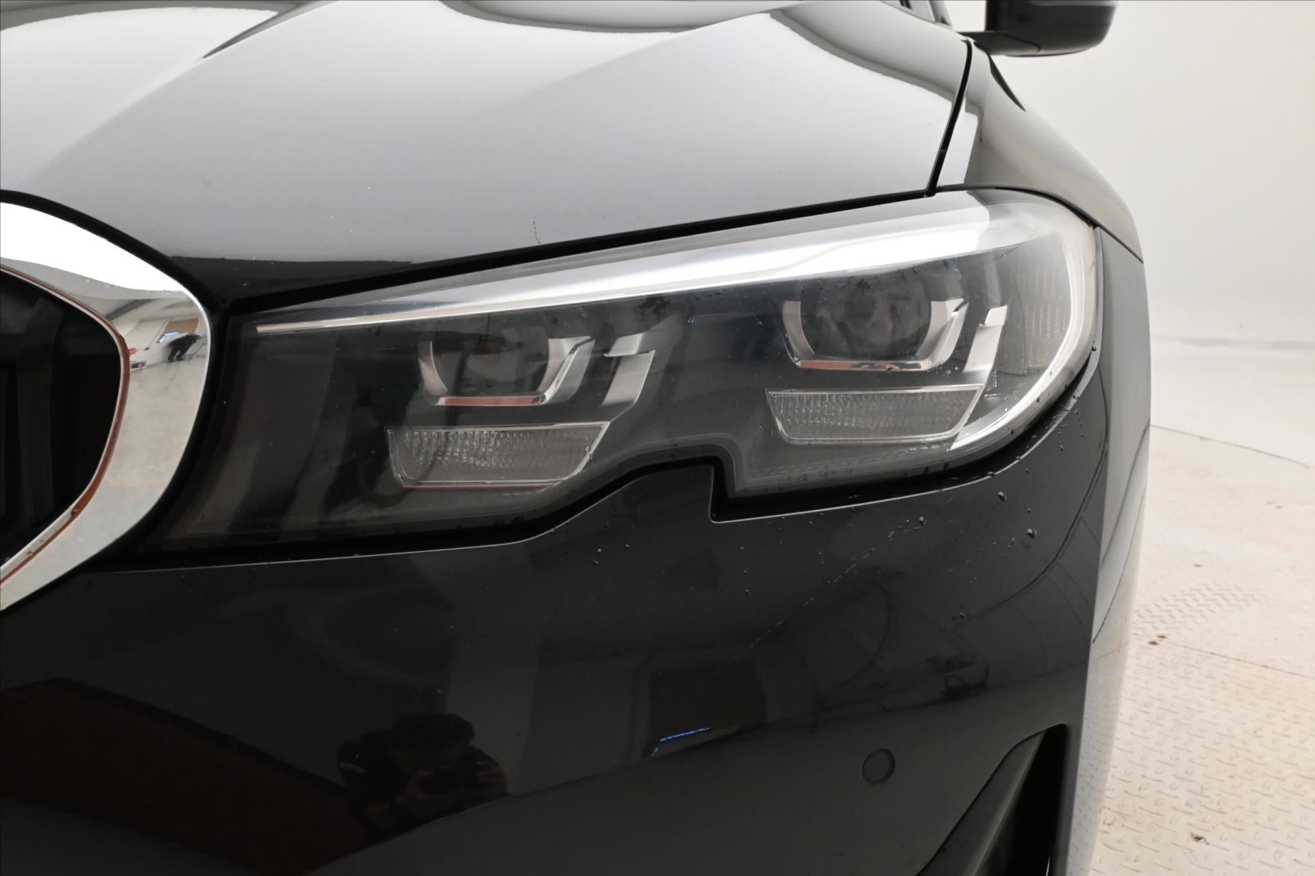 Hlavní fotografie vozu BMW Řada 3 2,0 320d 140 kW Steptronic Záruka až 5 let (29)