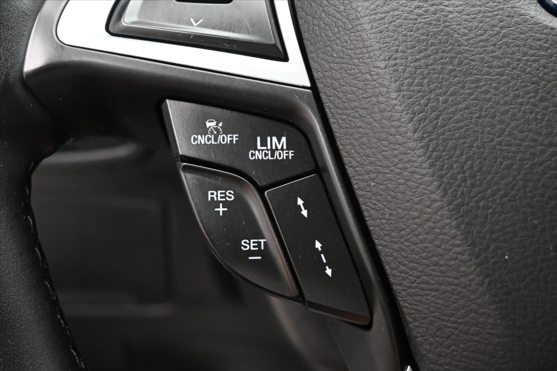 Hlavní fotografie vozu Ford S-MAX 2,5 Hybrid 140 kW AT Záruka až 5 let (23)