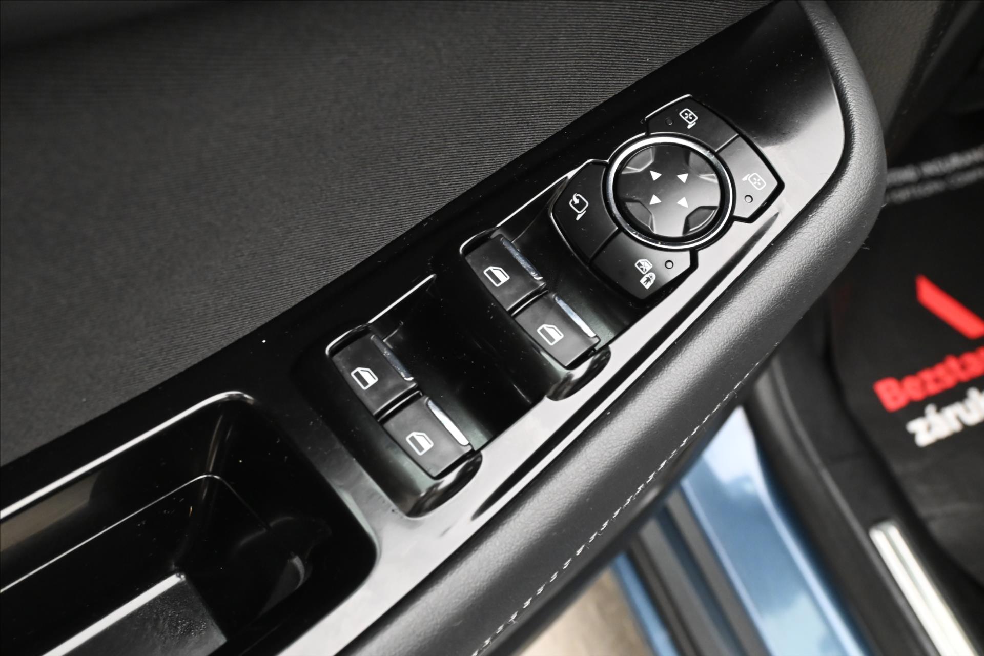 Hlavní fotografie vozu Ford S-MAX 2,5 Hybrid 140 kW AT Záruka až 5 let (24)