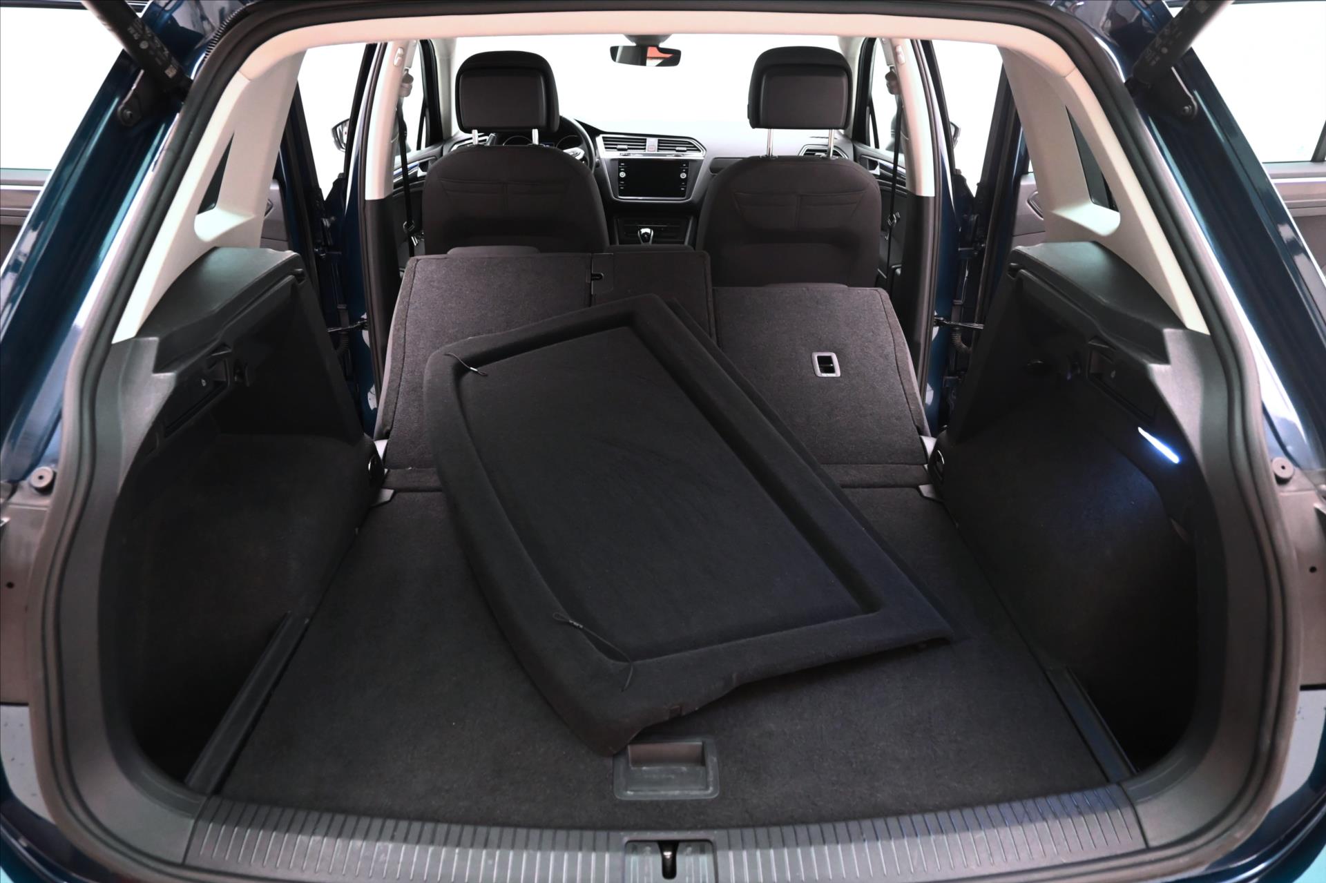Hlavní fotografie vozu Volkswagen Tiguan 2,0 TDI 110 kW LIFE Záruka až 5 let (11)