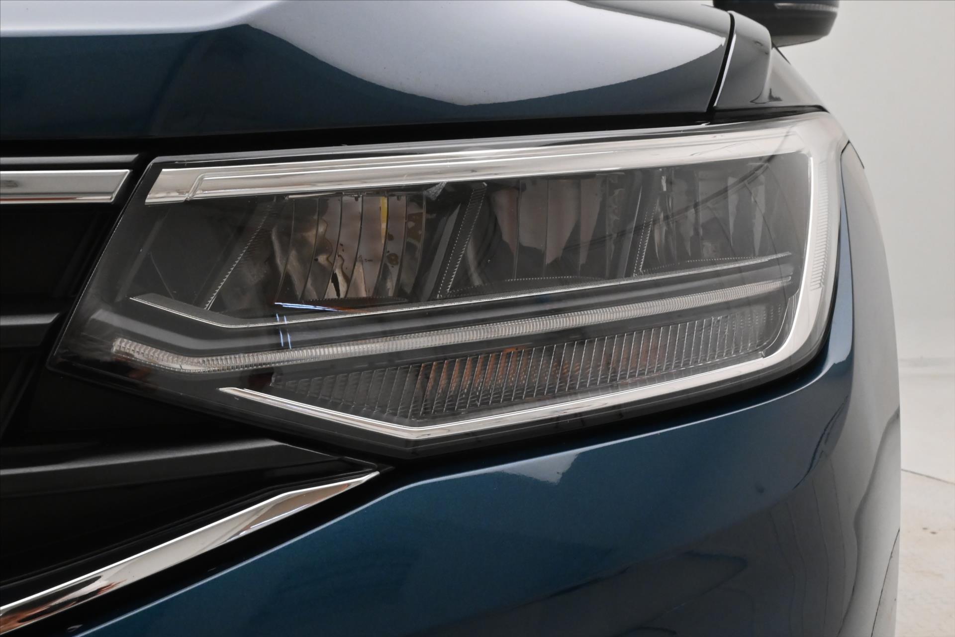 Hlavní fotografie vozu Volkswagen Tiguan 2,0 TDI 110 kW LIFE Záruka až 5 let (30)