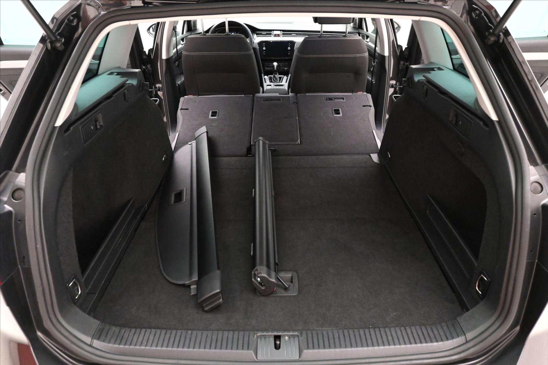Hlavní fotografie vozu Volkswagen Passat 2,0 TDI 110 kW DSG Business Záruka až 5 let (12)