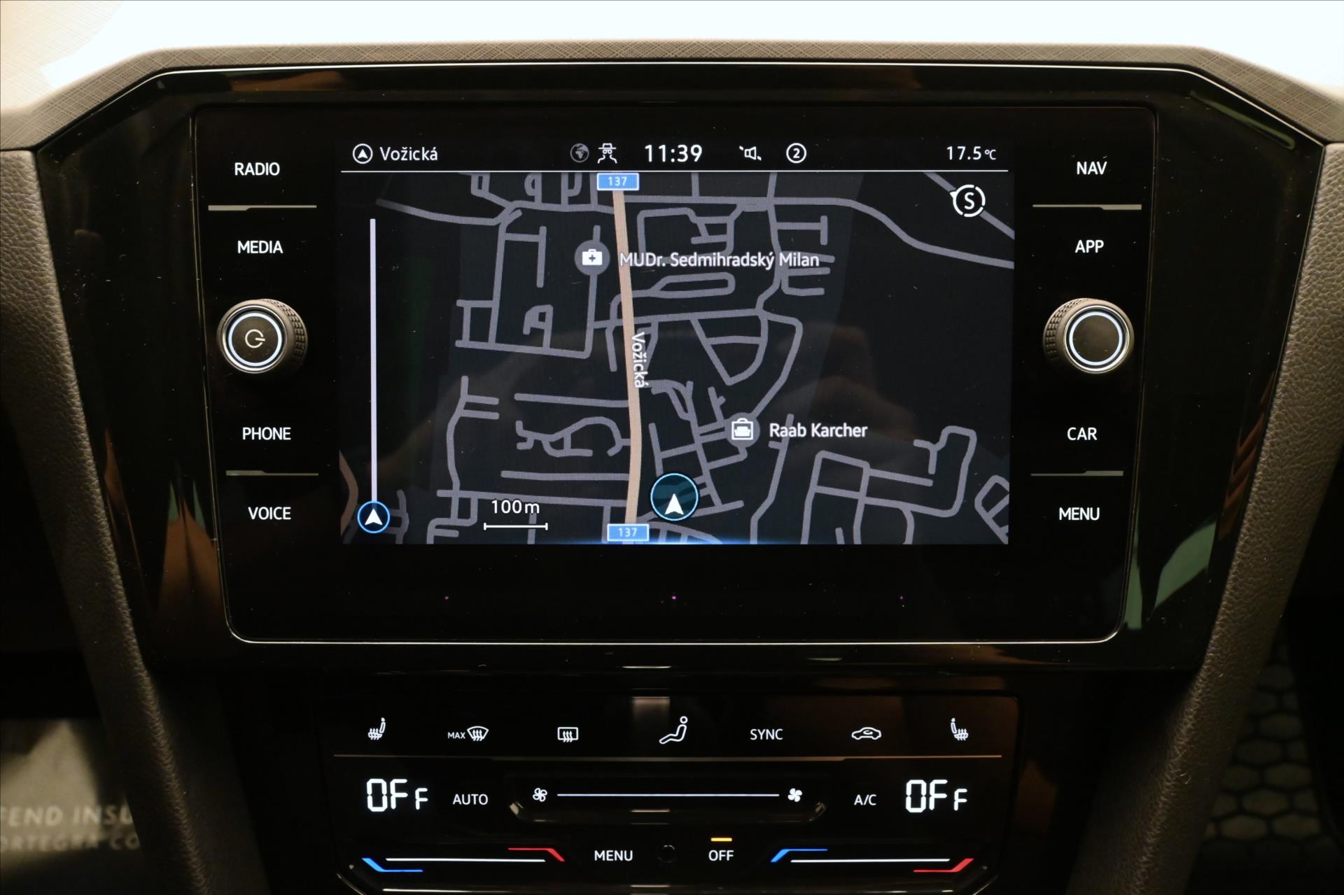 Hlavní fotografie vozu Volkswagen Passat 2,0 TDI 110 kW DSG Business Záruka až 5 let (21)