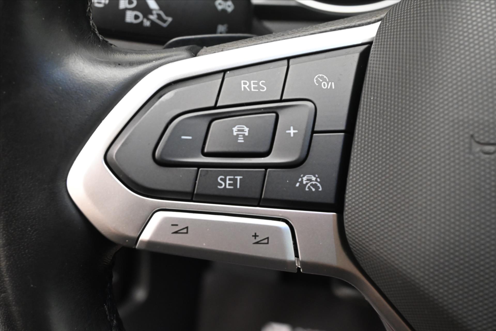 Hlavní fotografie vozu Volkswagen Passat 2,0 TDI 110kW DSG Business Záruka až 5 let (25)