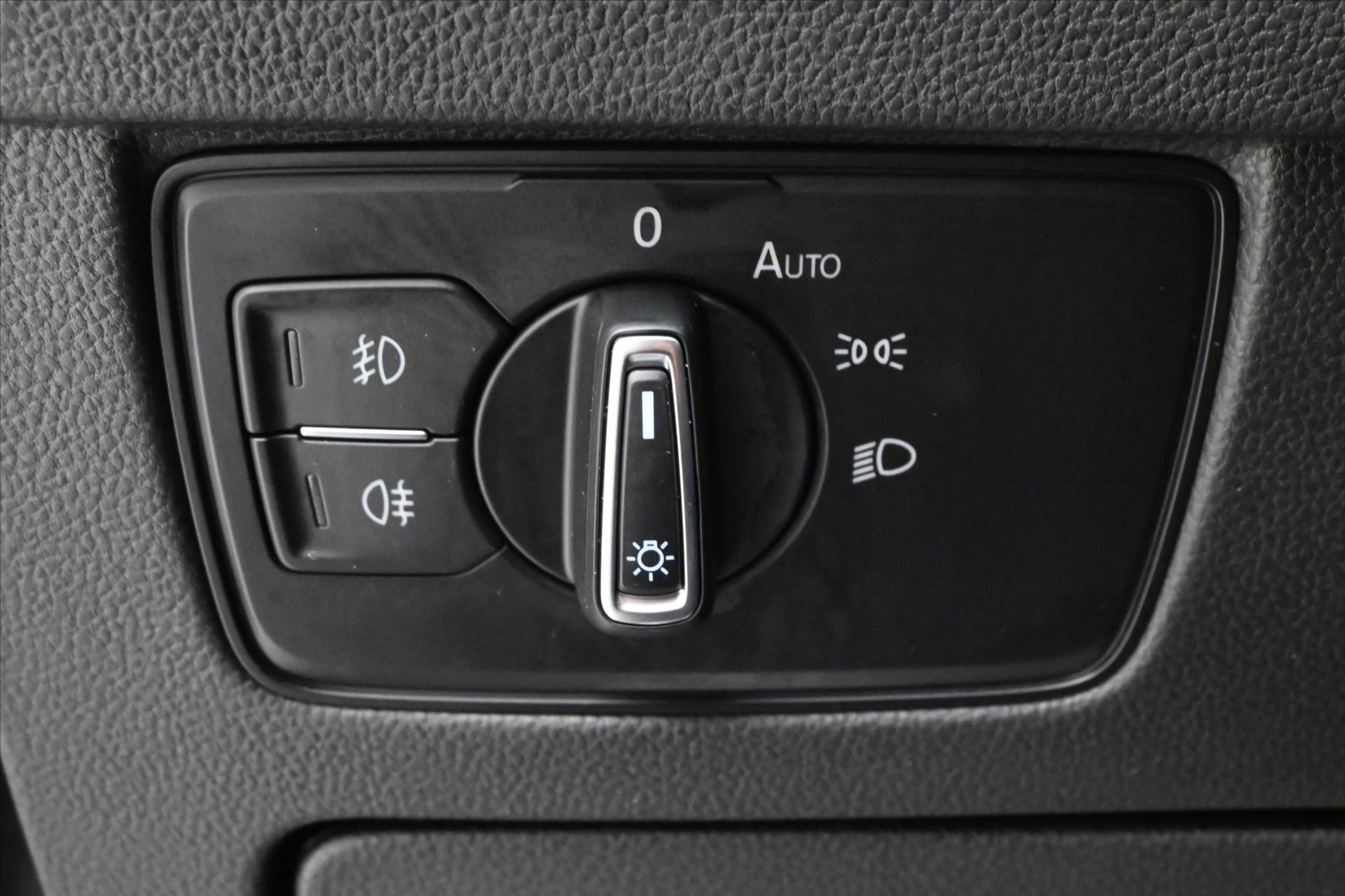 Hlavní fotografie vozu Volkswagen Passat 2,0 TDI 110kW DSG Business Záruka až 5 let (28)